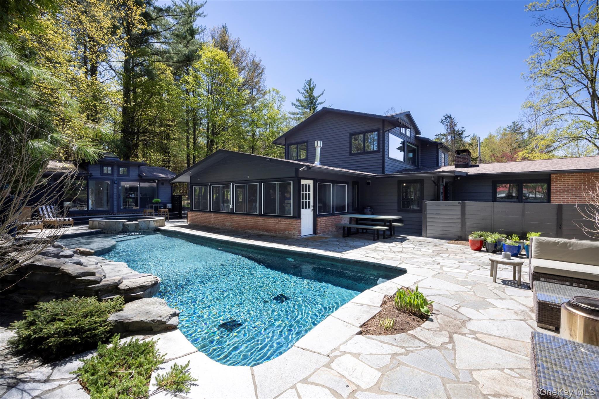 15-17 Broadview Road