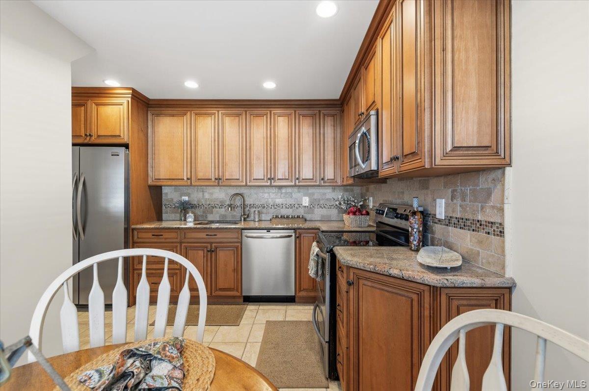 40 West 4 St Unit: 163
