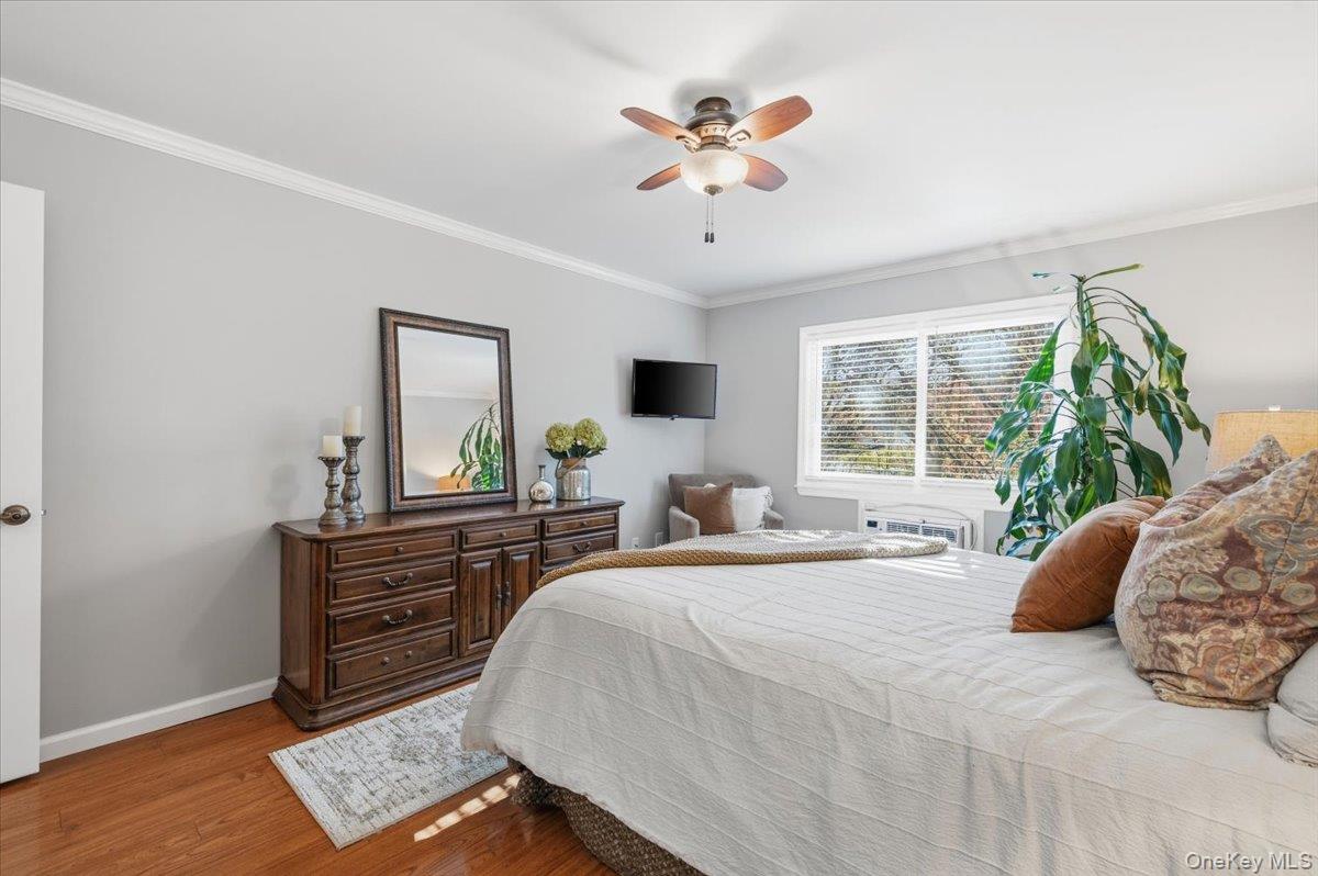 40 West 4 St Unit: 163