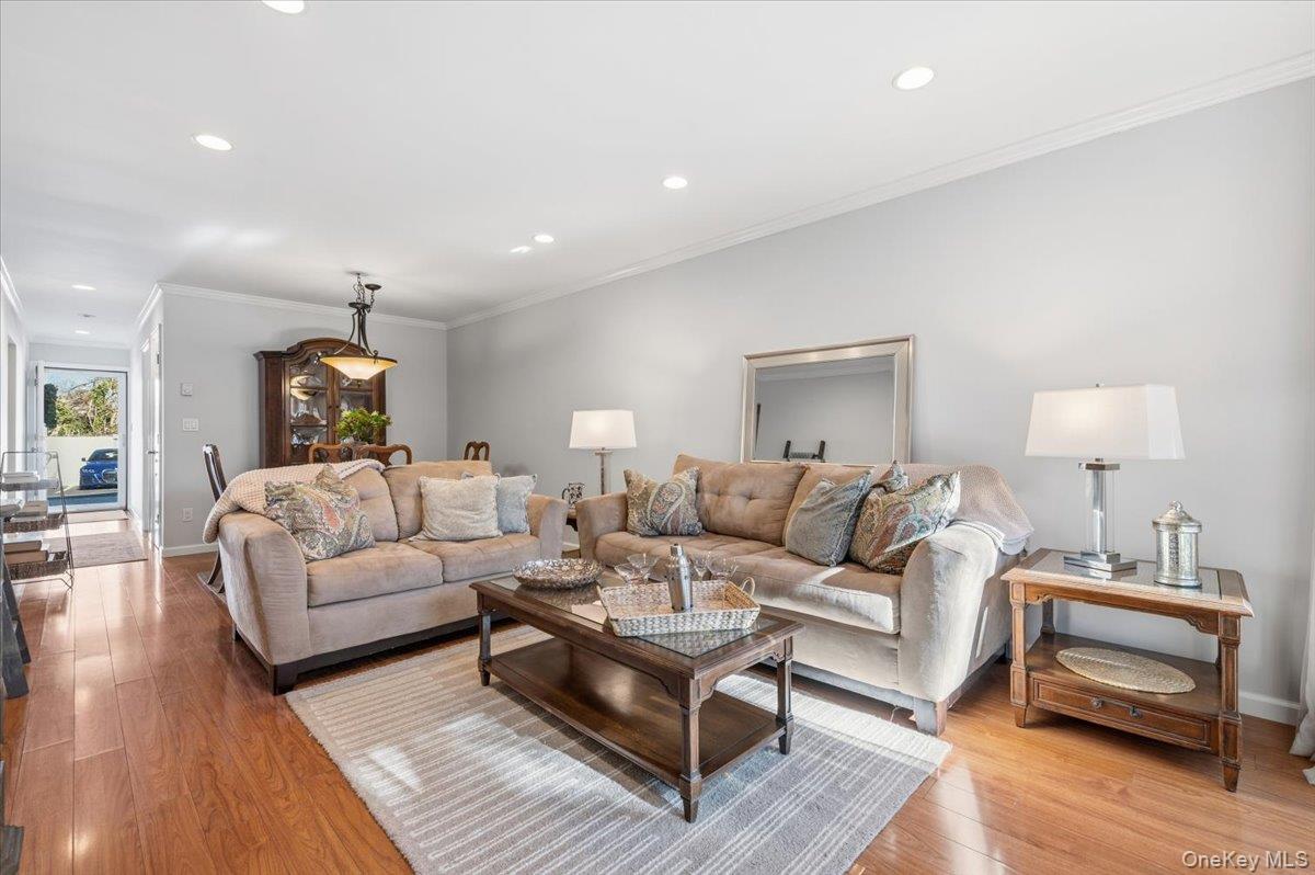 40 West 4 St Unit: 163