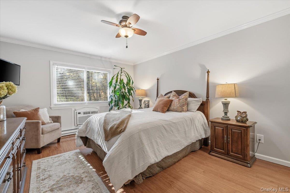 40 West 4 St Unit: 163