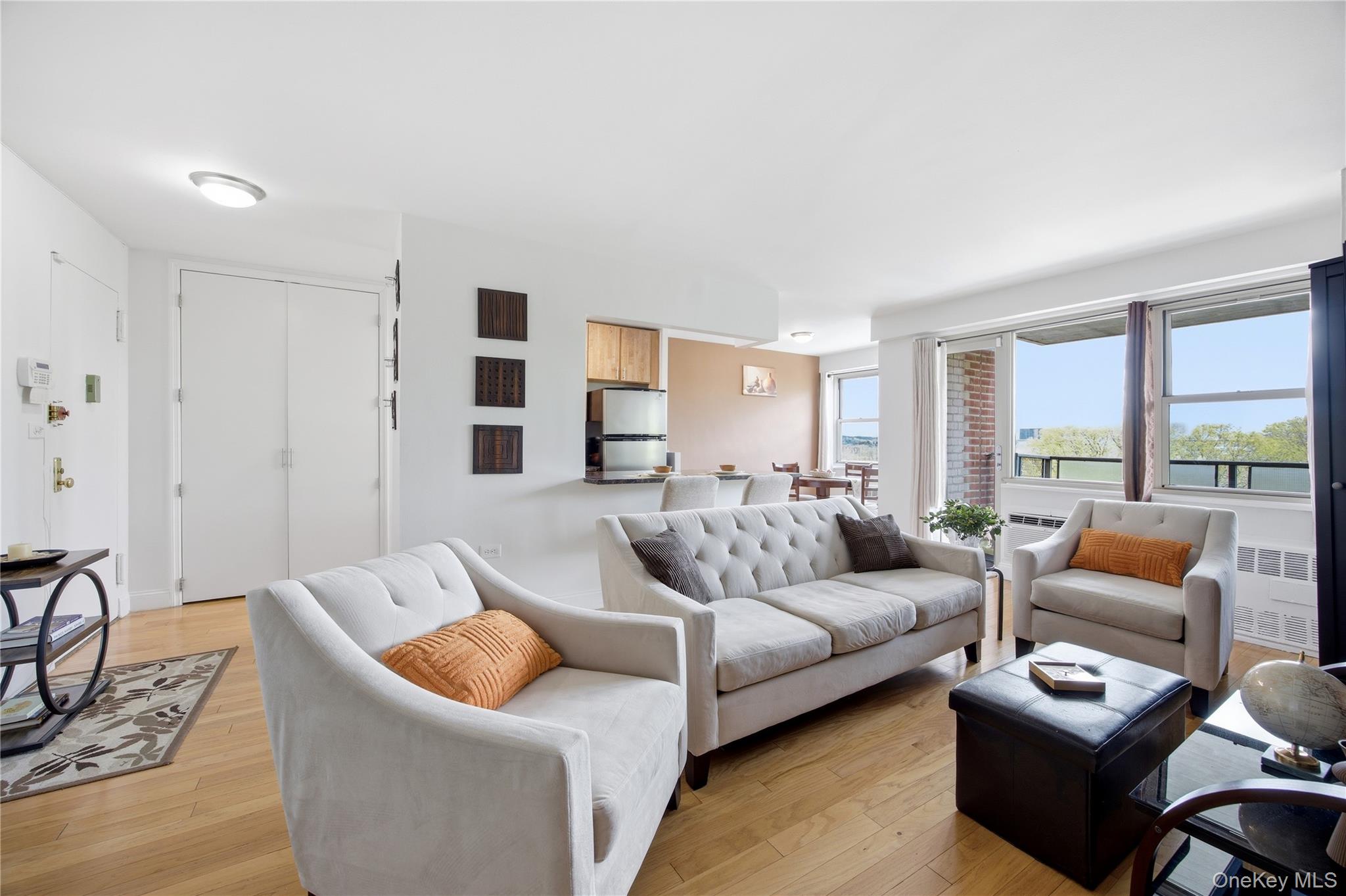 400 Cozine Avenue Unit: 5E