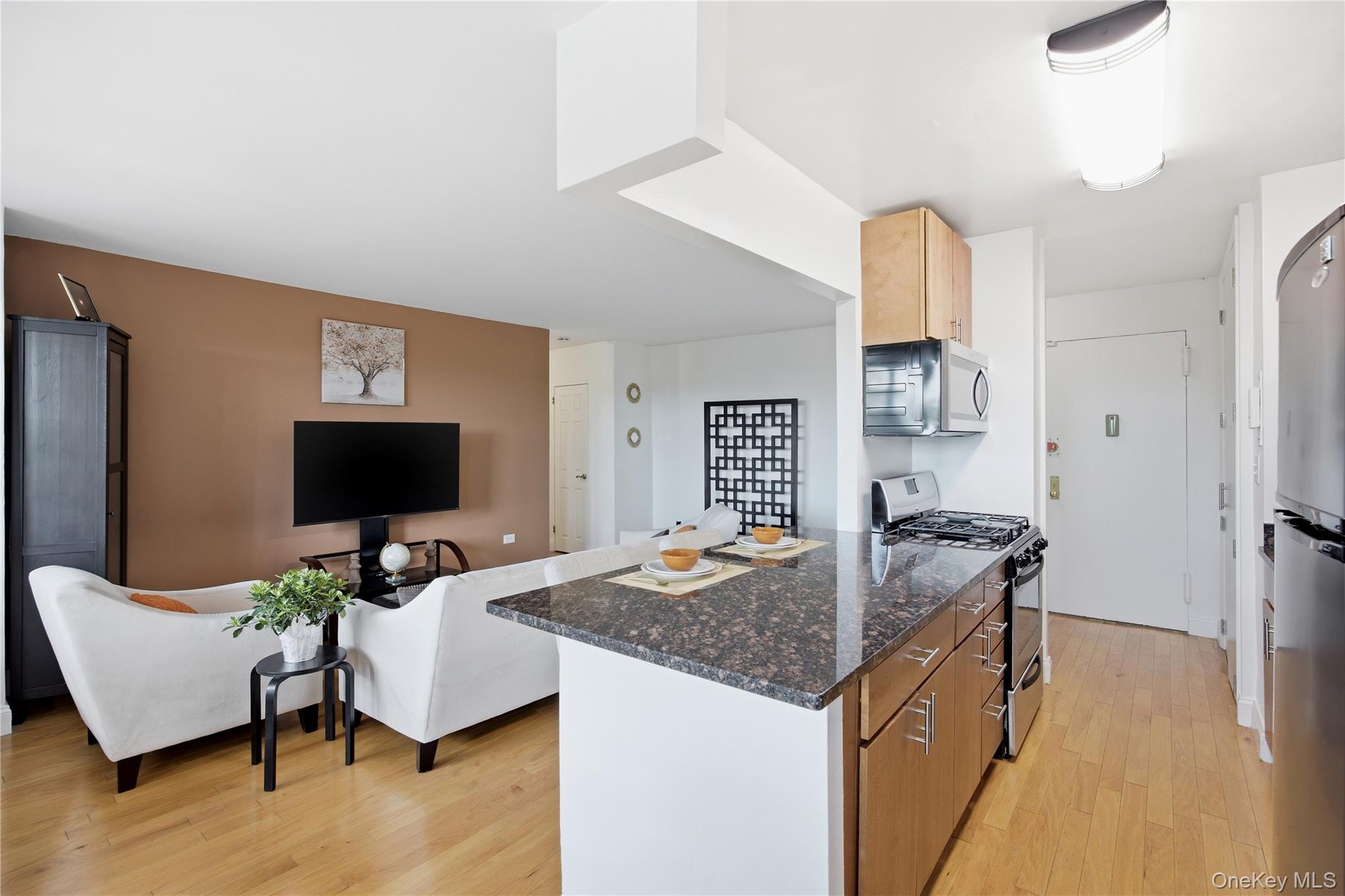 400 Cozine Avenue Unit: 5E