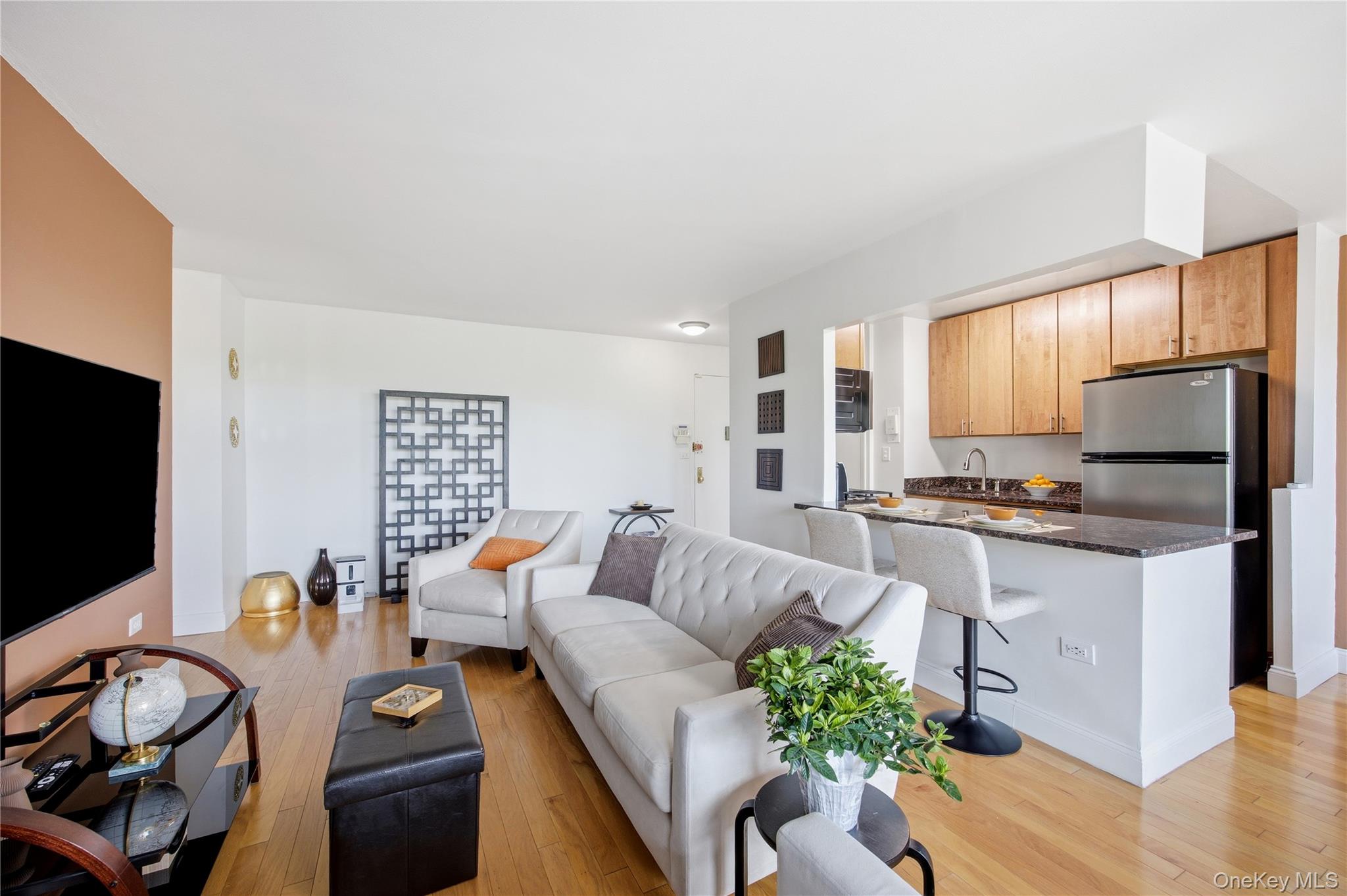 400 Cozine Avenue Unit: 5E