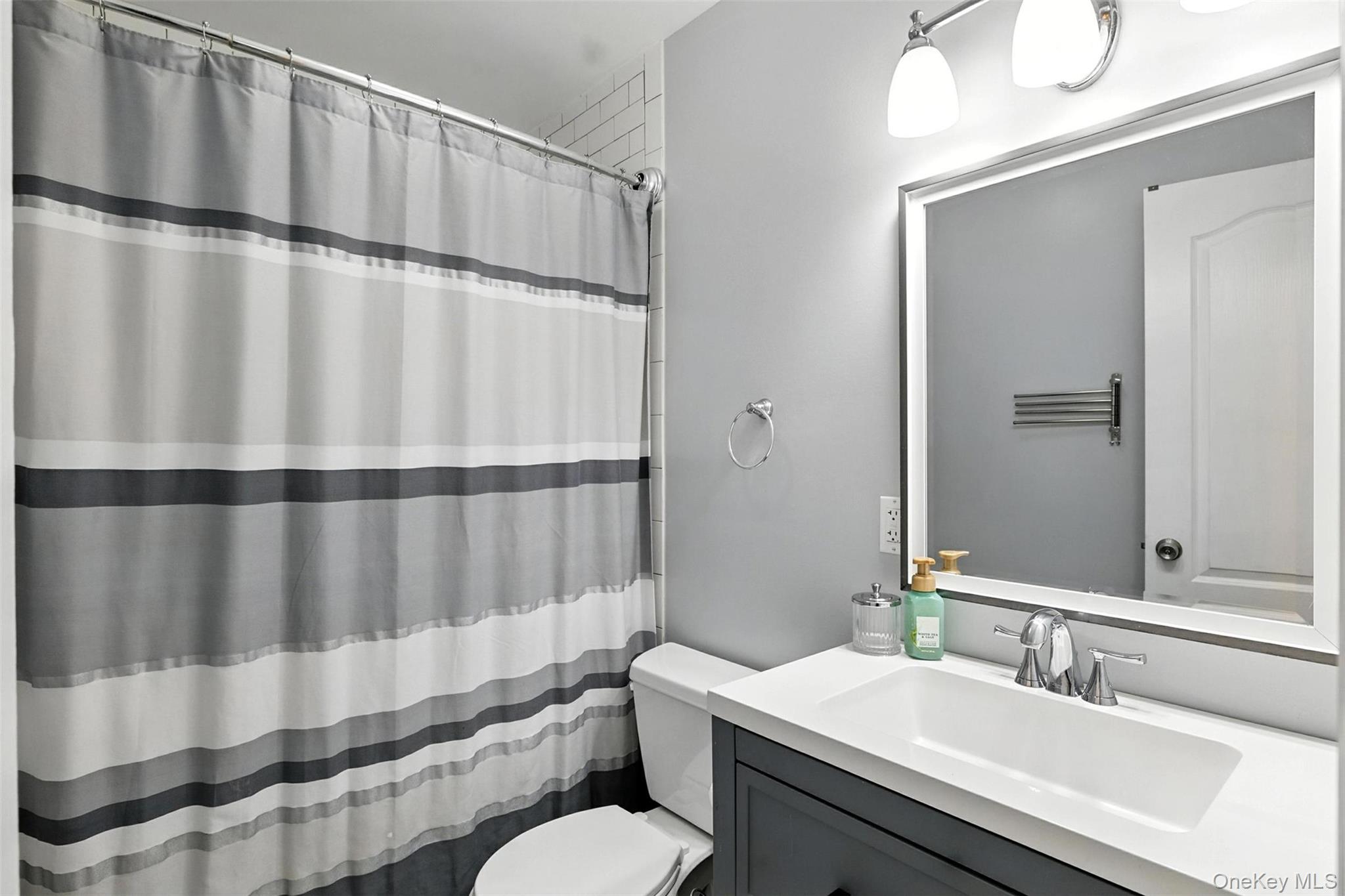 135 Lake Shore Drive E
