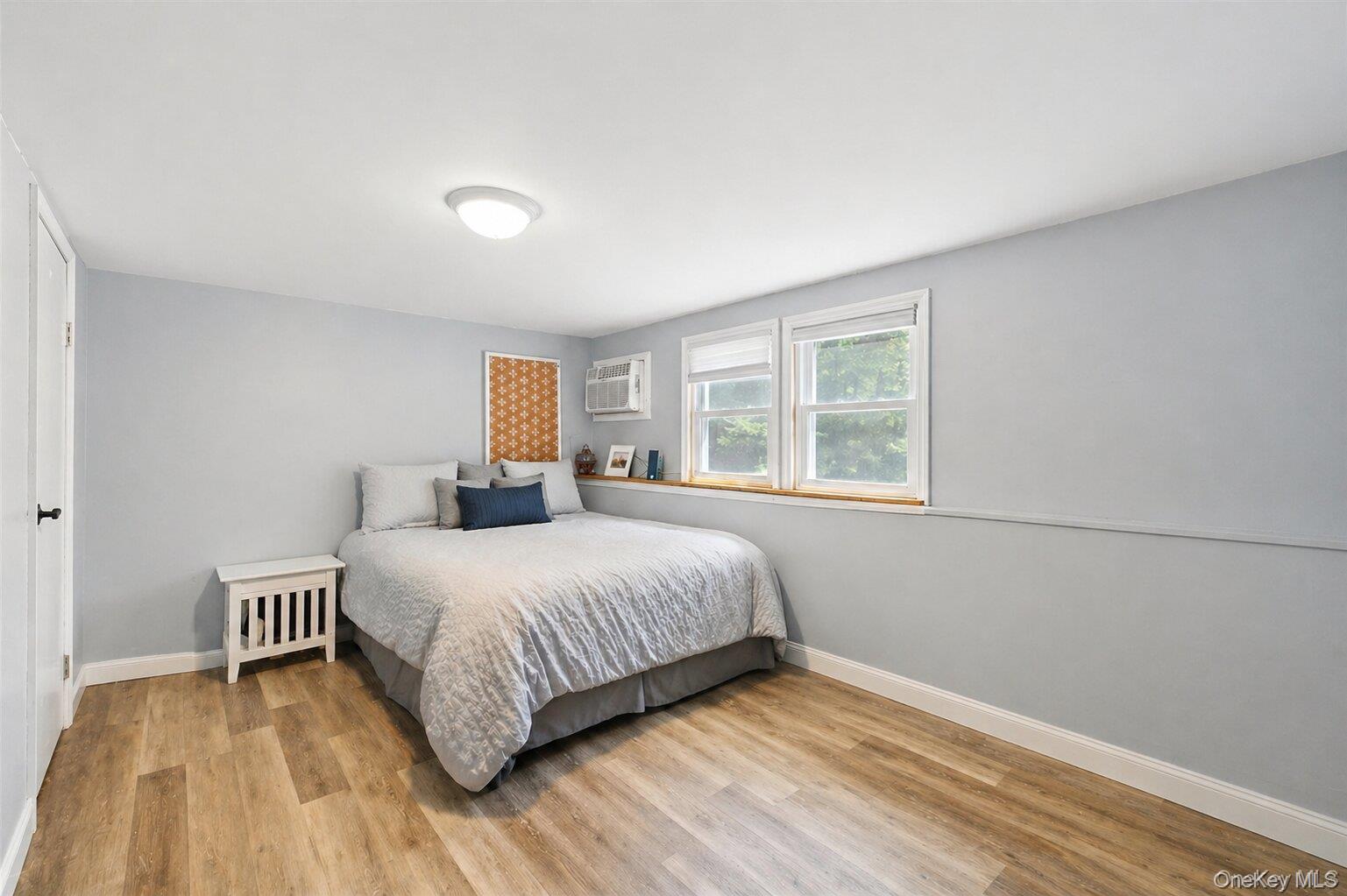 135 Lake Shore Drive E