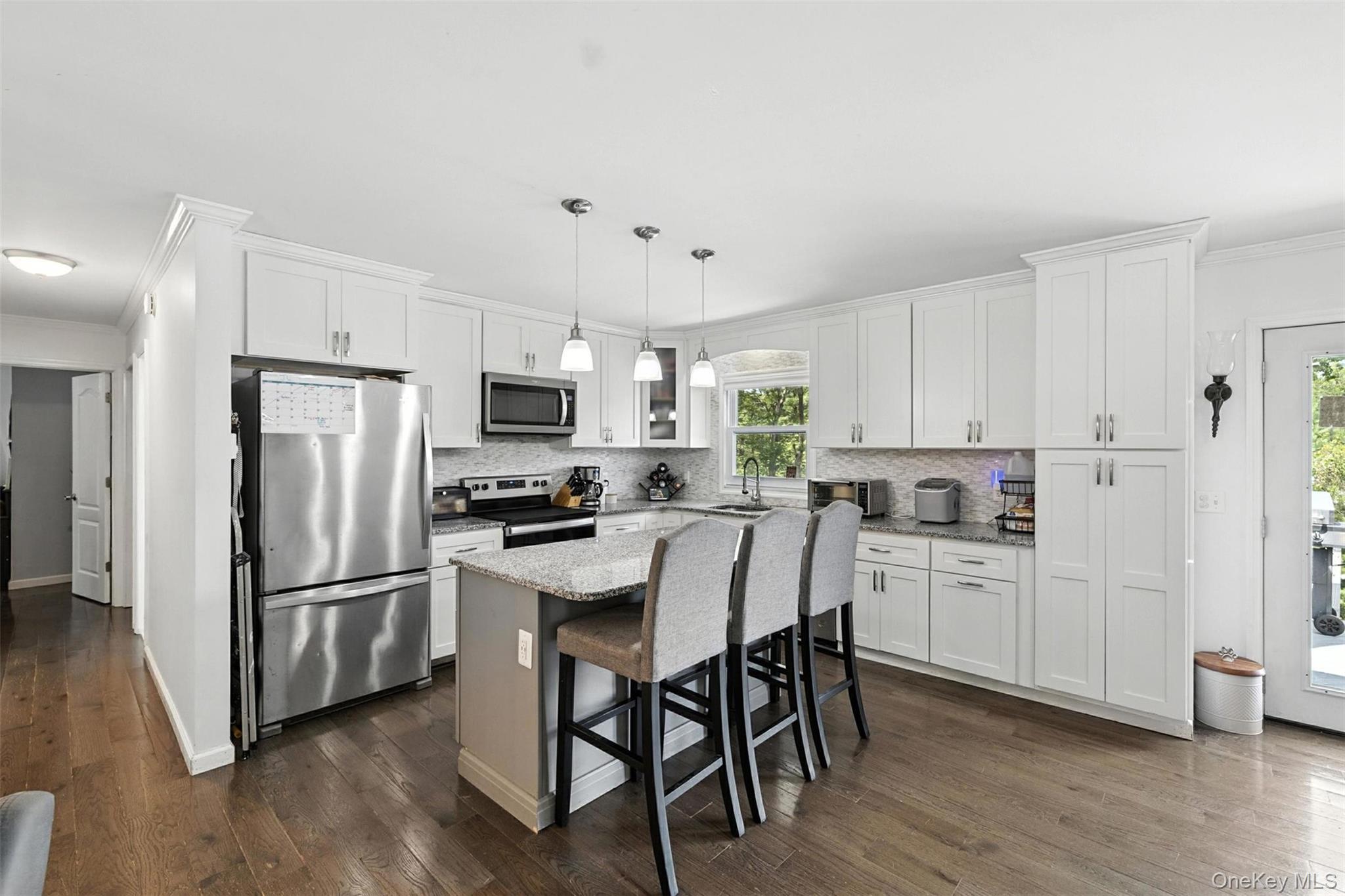 135 Lake Shore Drive E