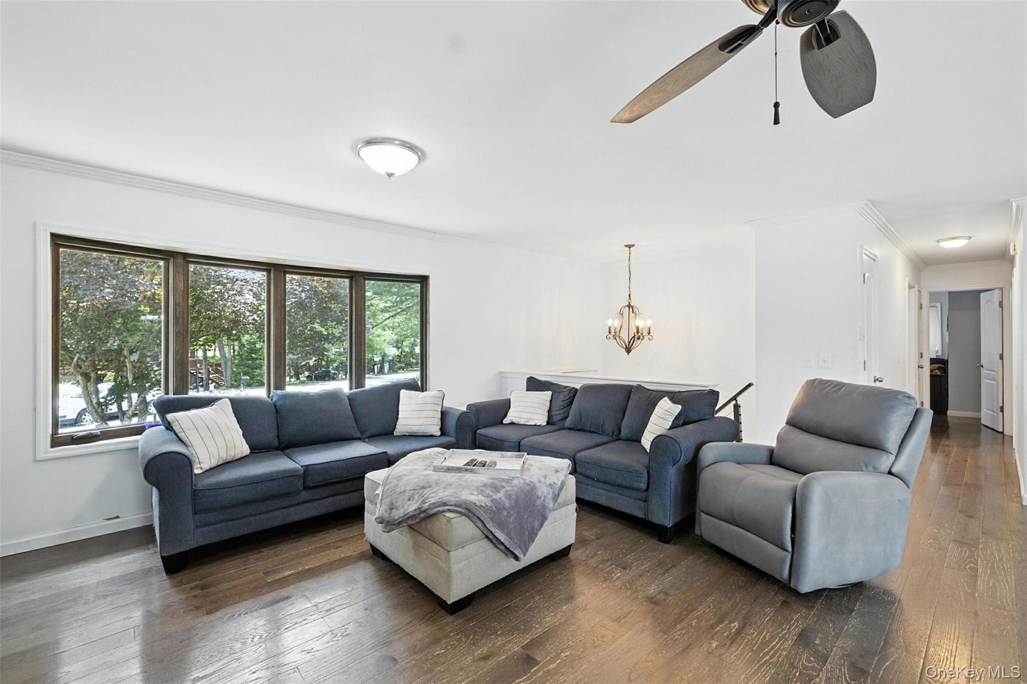 135 Lake Shore Drive E