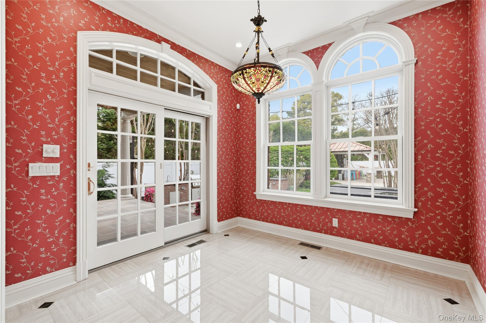 6 Sunhill Road