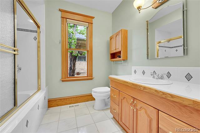 2557 Dexter Street