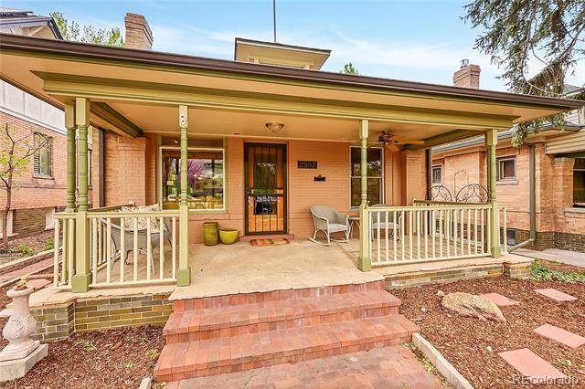 2557 Dexter Street
