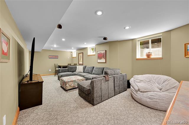 2557 Dexter Street
