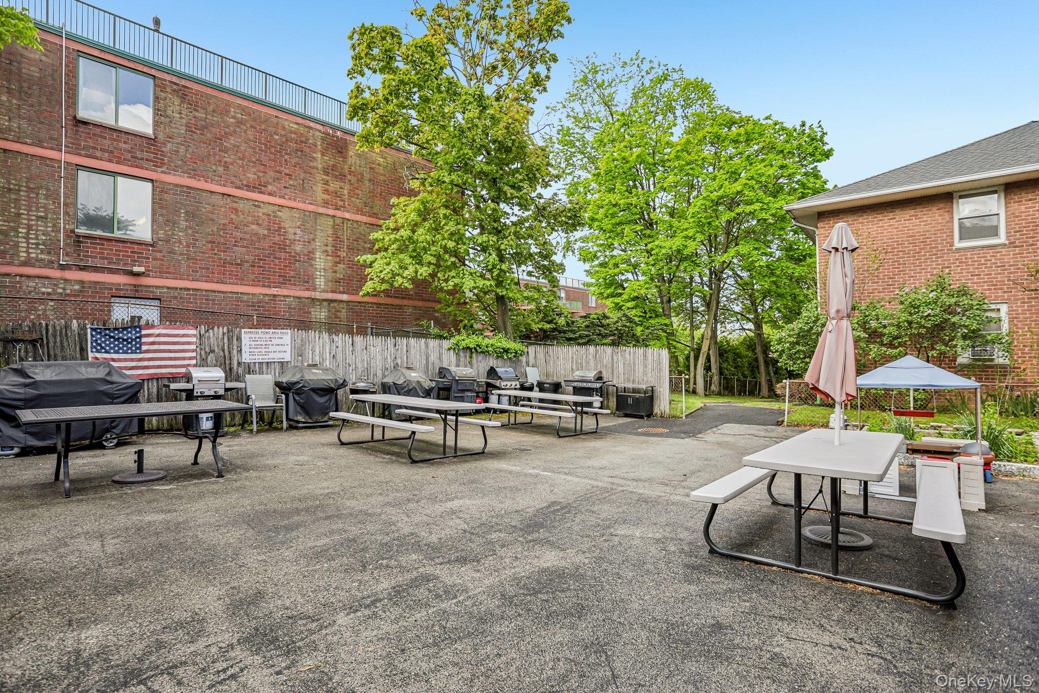 121 N. Broadway Unit: 22K