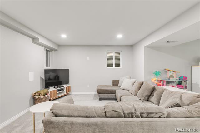 5557 E Links Circle