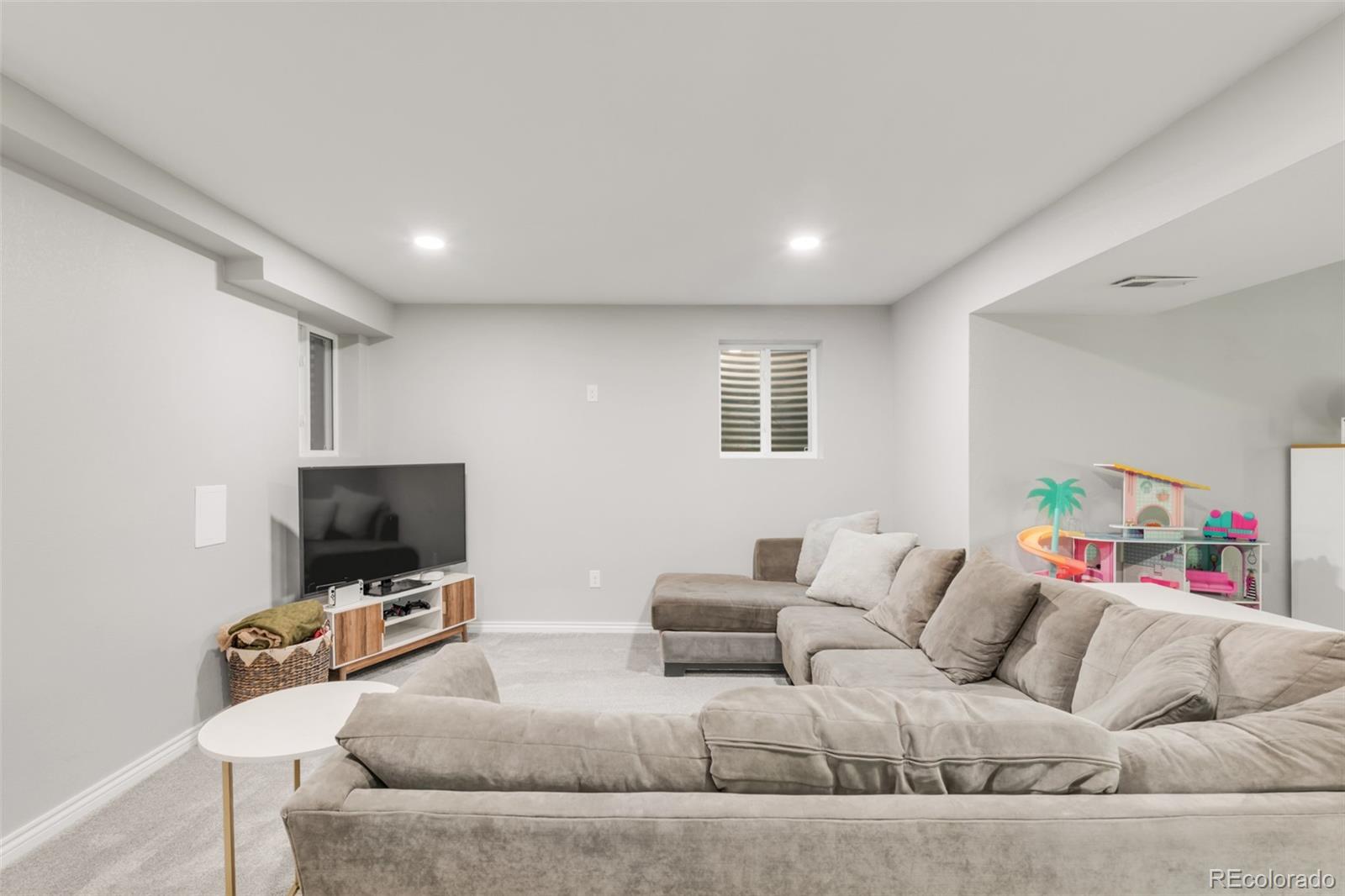 5557 E Links Circle