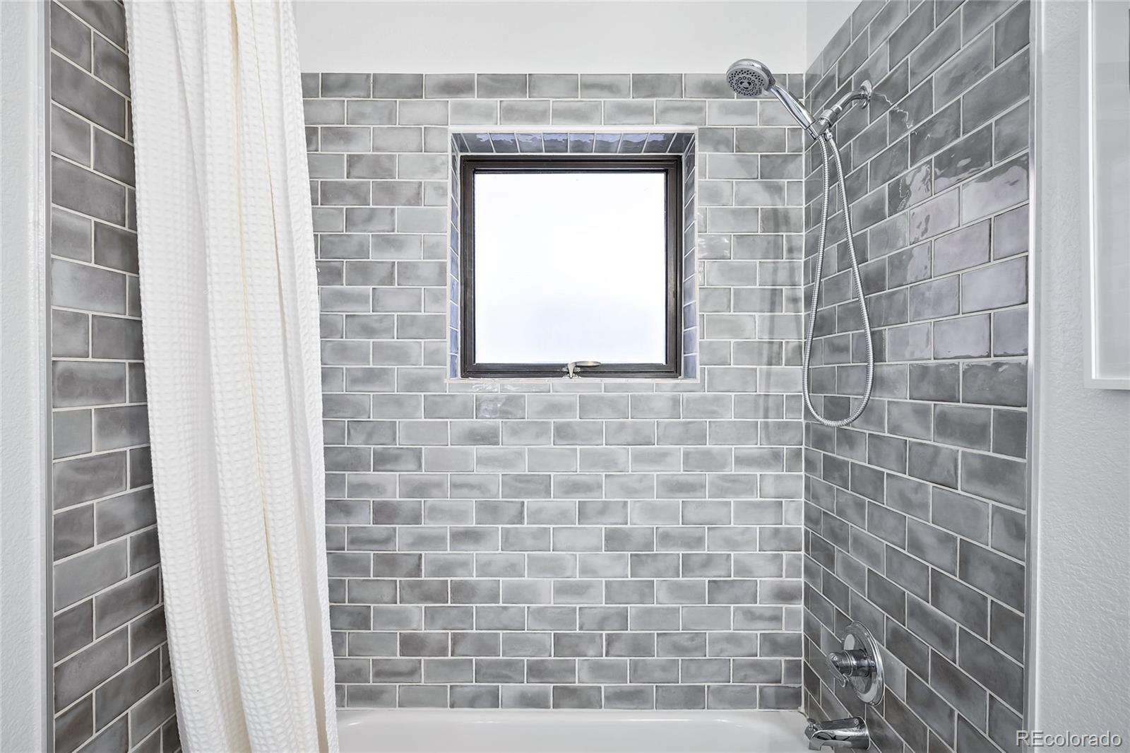 3187 Blake Street Unit: 2