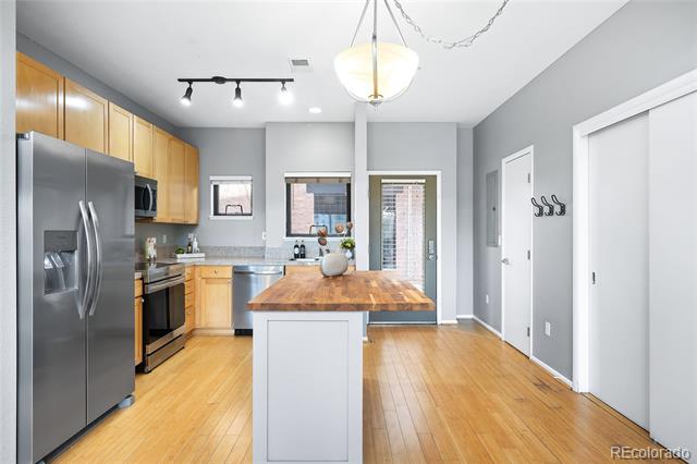 3187 Blake Street Unit: 2