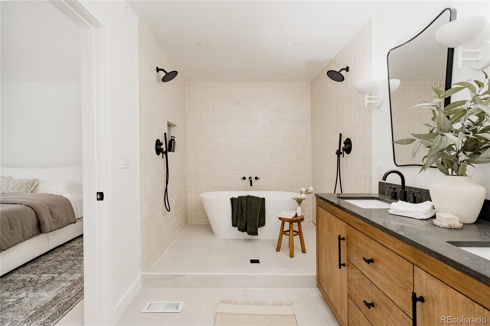 4675 S Yosemite Street Unit: 205