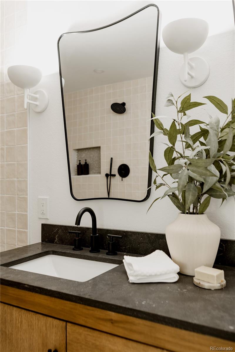 4675 S Yosemite Street Unit: 205