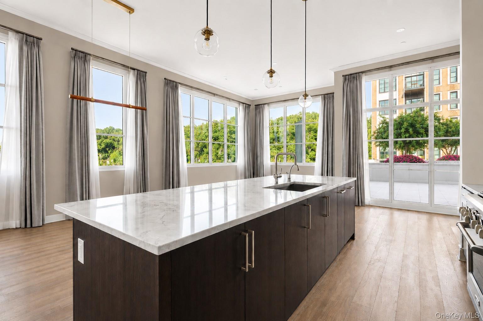 100 Garvies Point Road Unit: 1009