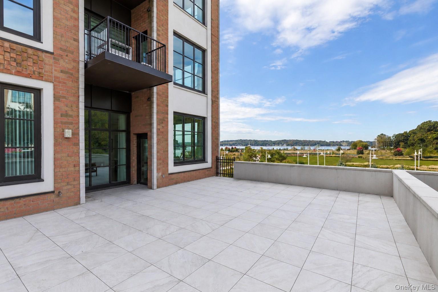 100 Garvies Point Road Unit: 1009