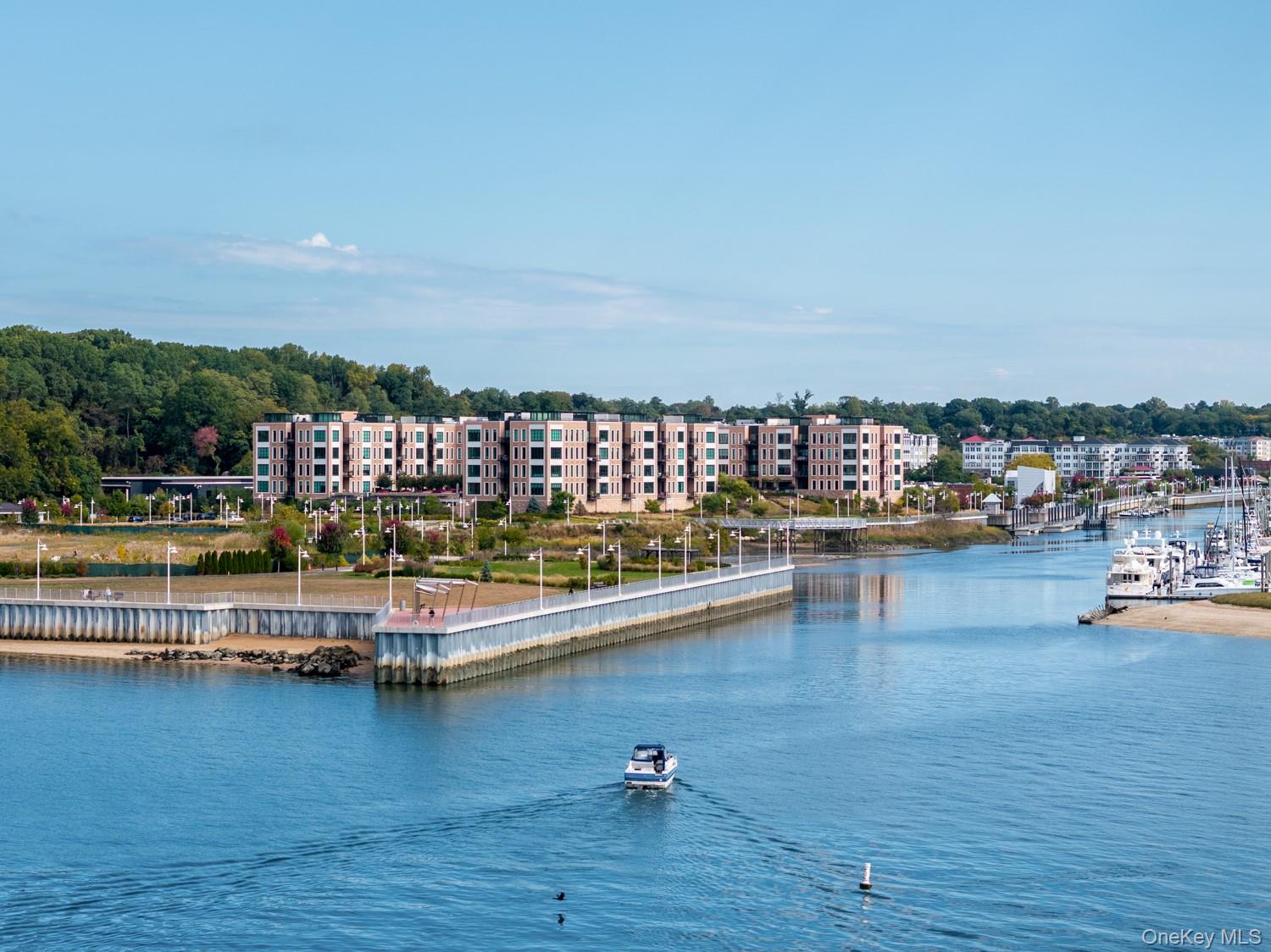 100 Garvies Point Road Unit: 1009