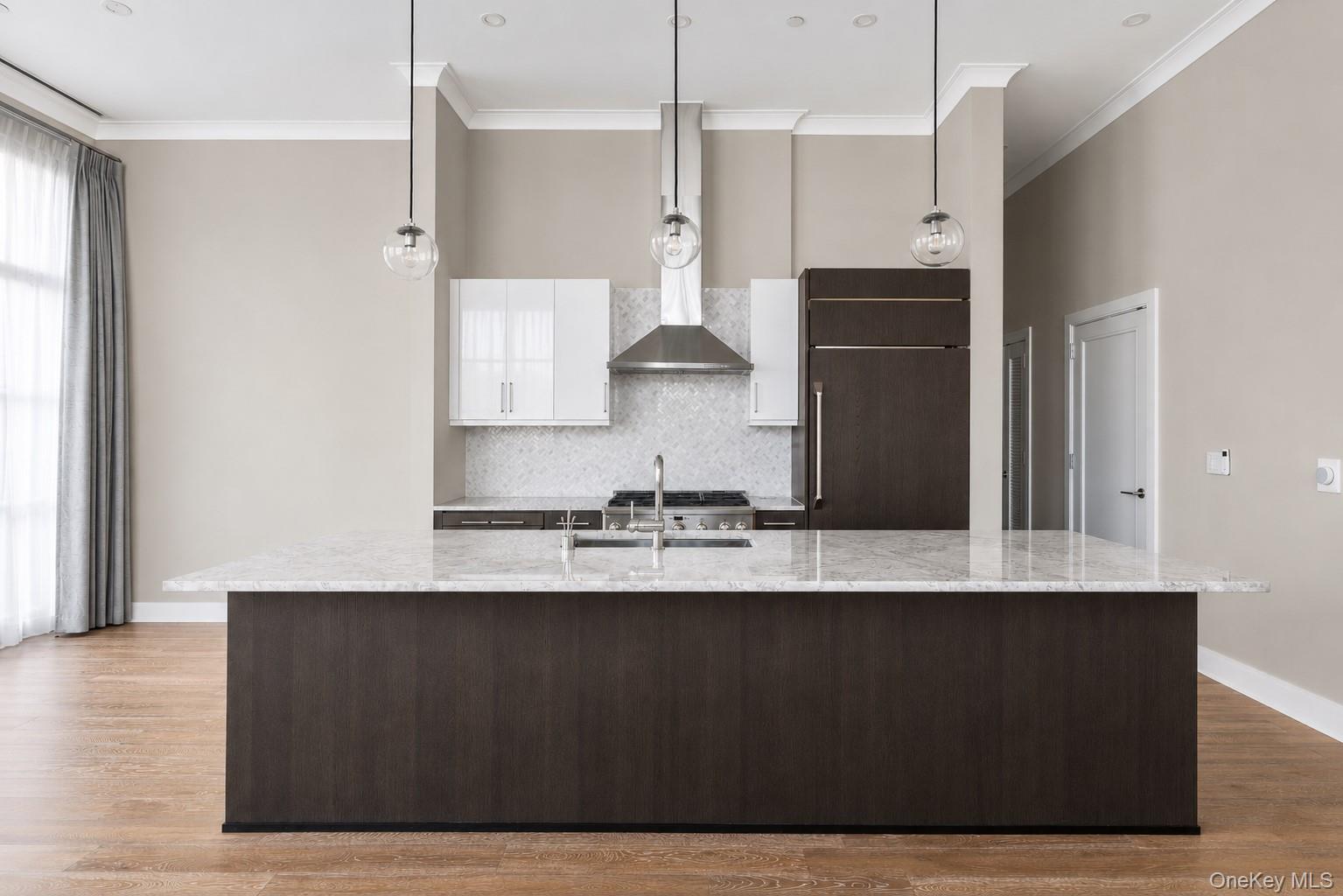 100 Garvies Point Road Unit: 1009
