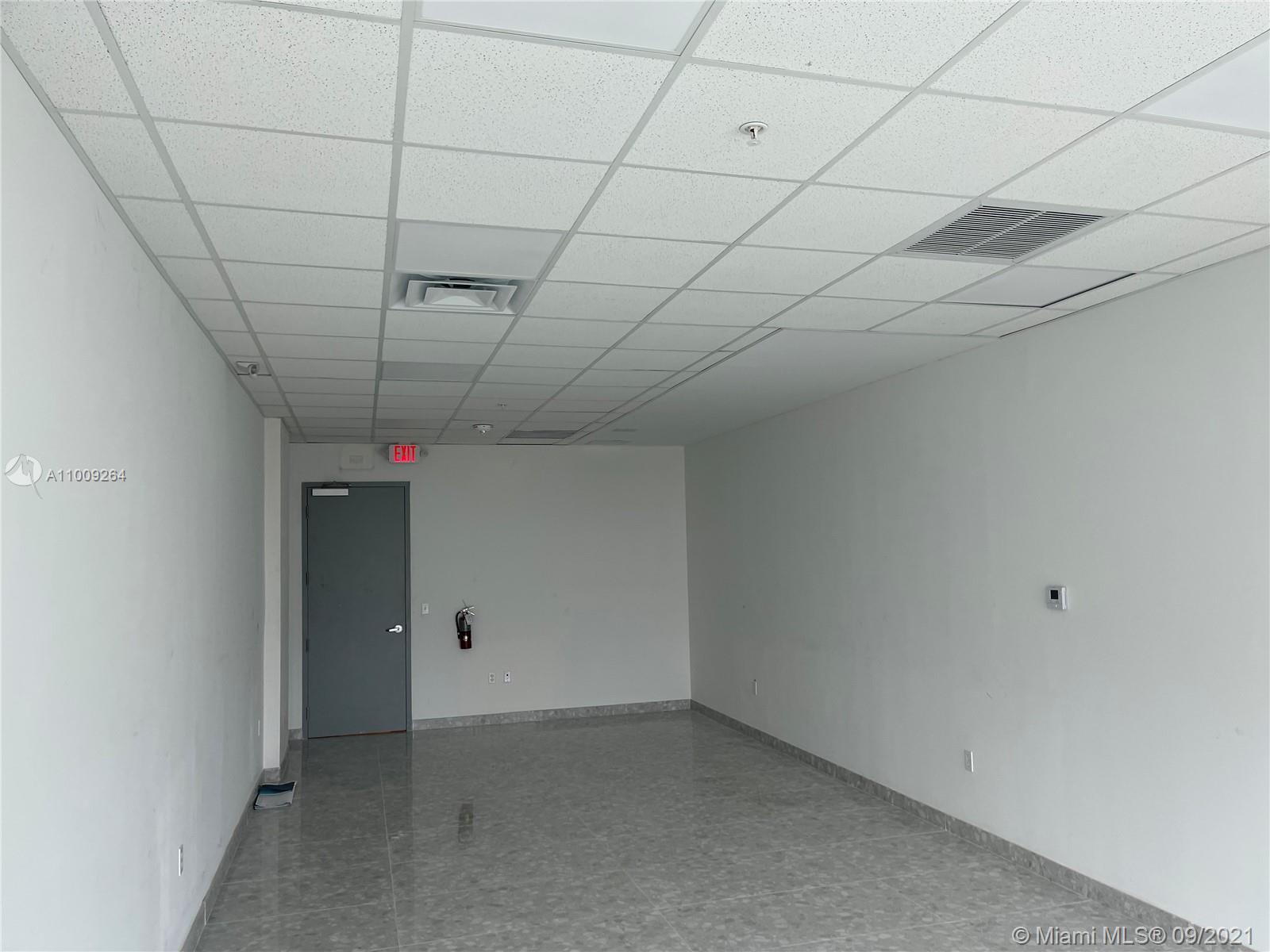 2820 NE 214 Street Unit: 1004