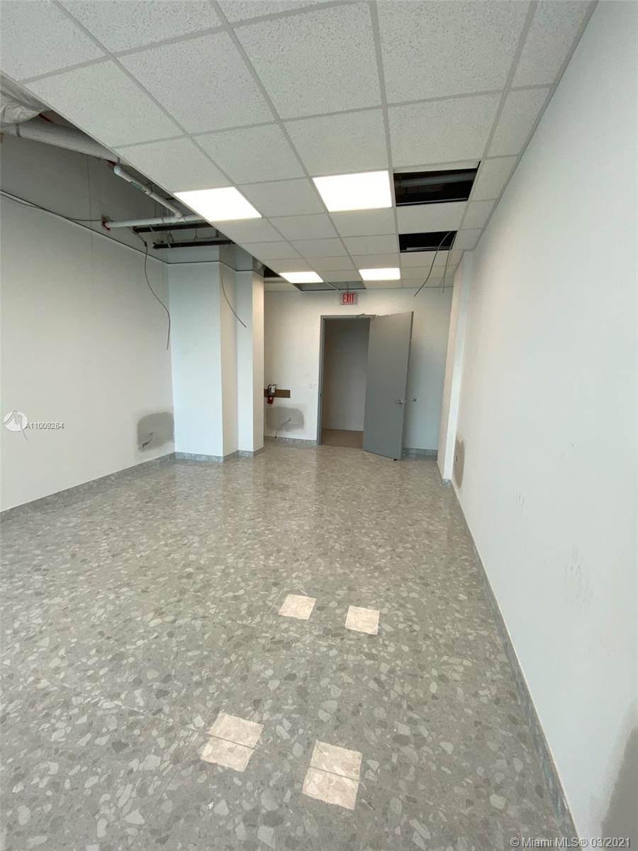 2820 NE 214 Street Unit: 1004