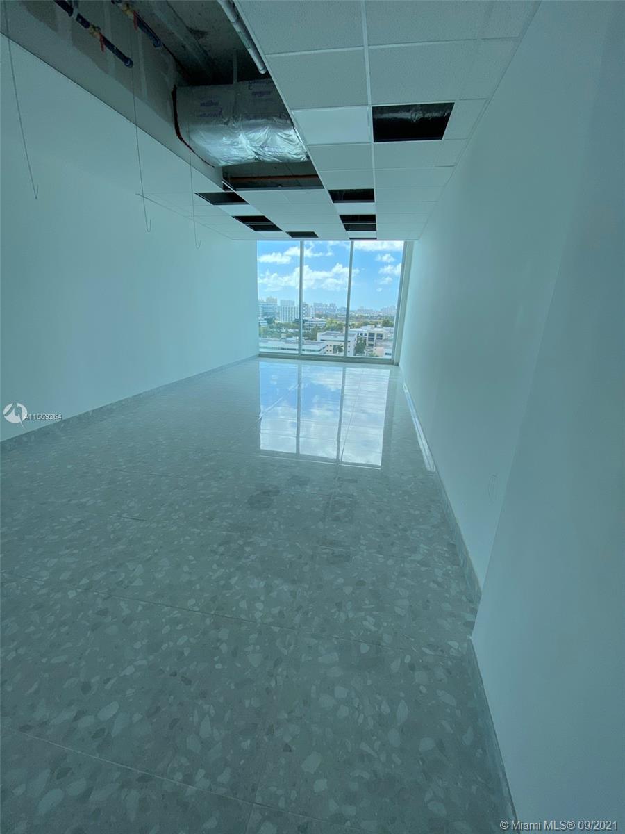 2820 NE 214 Street Unit: 1004