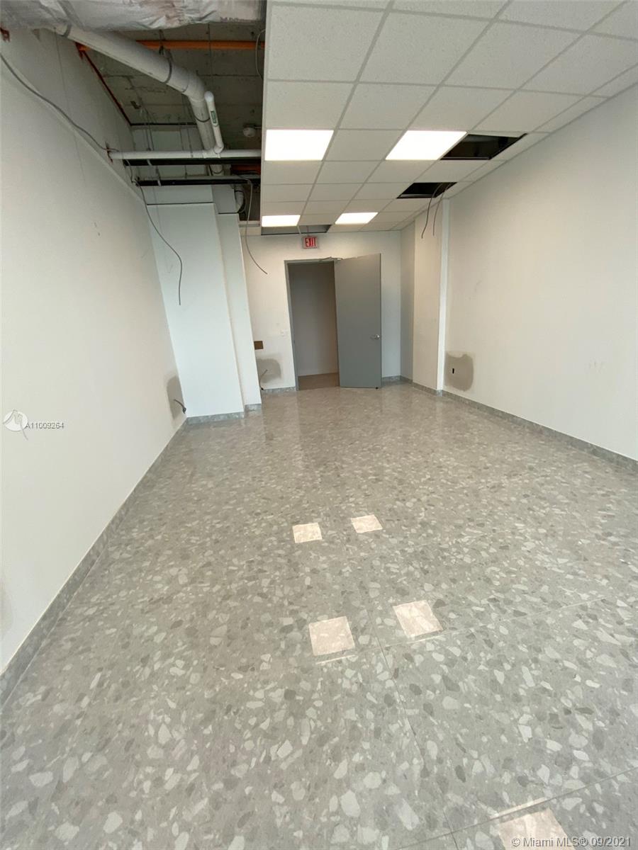 2820 NE 214 Street Unit: 1004