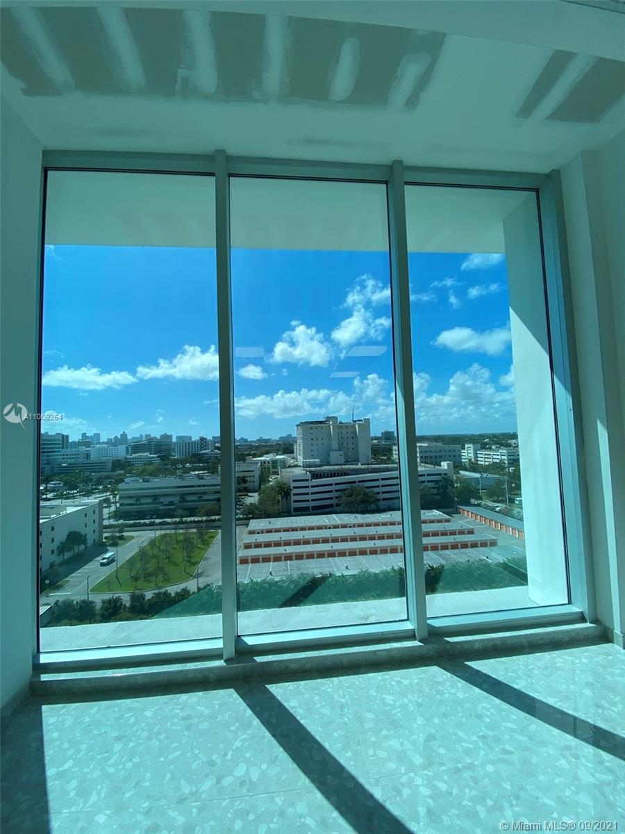 2820 NE 214 Street Unit: 1004