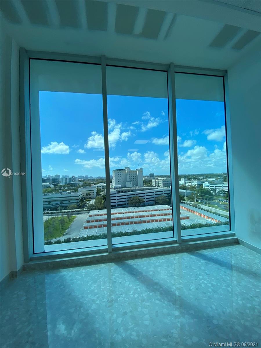 2820 NE 214 Street Unit: 1004