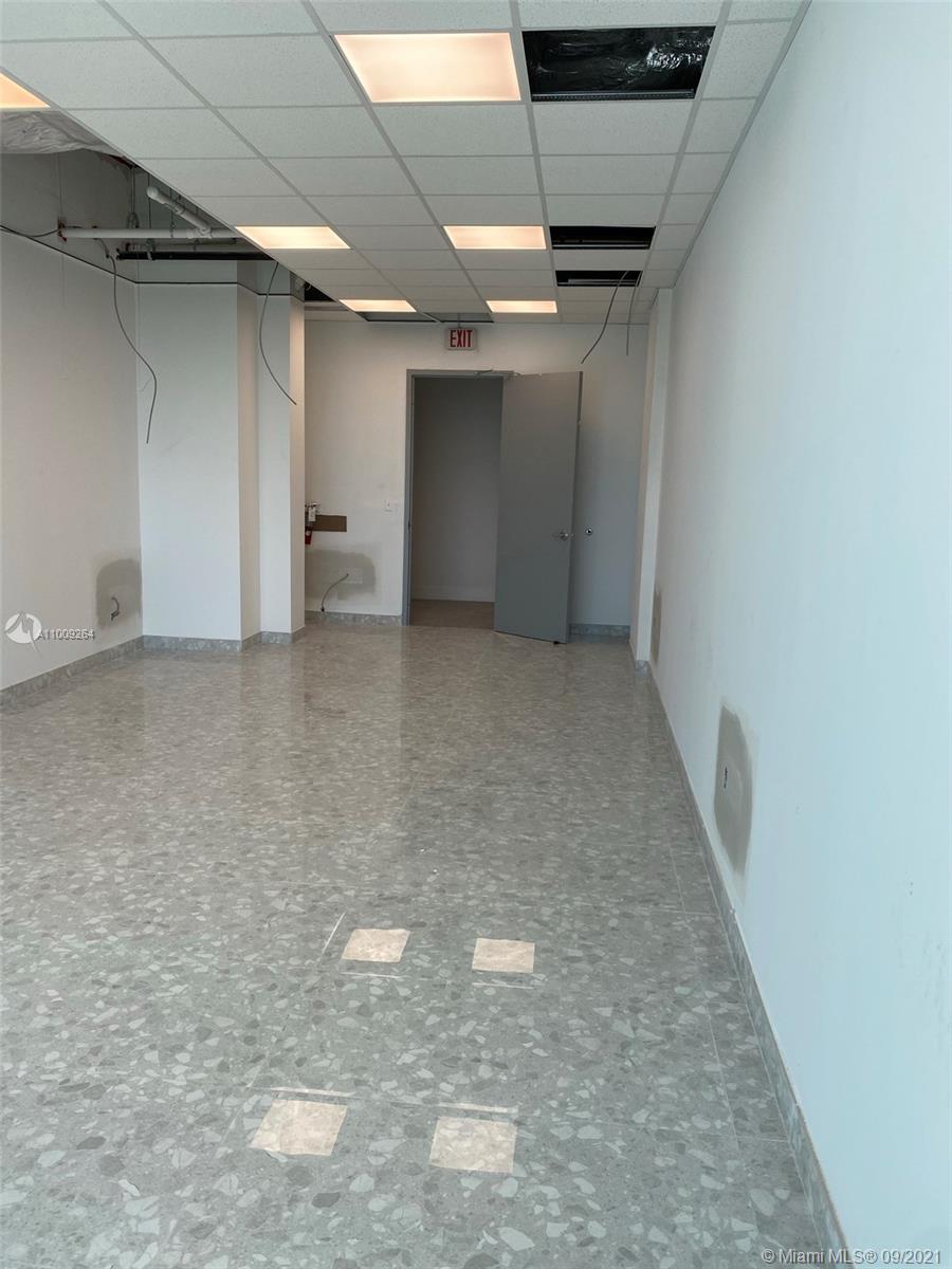 2820 NE 214 Street Unit: 1004
