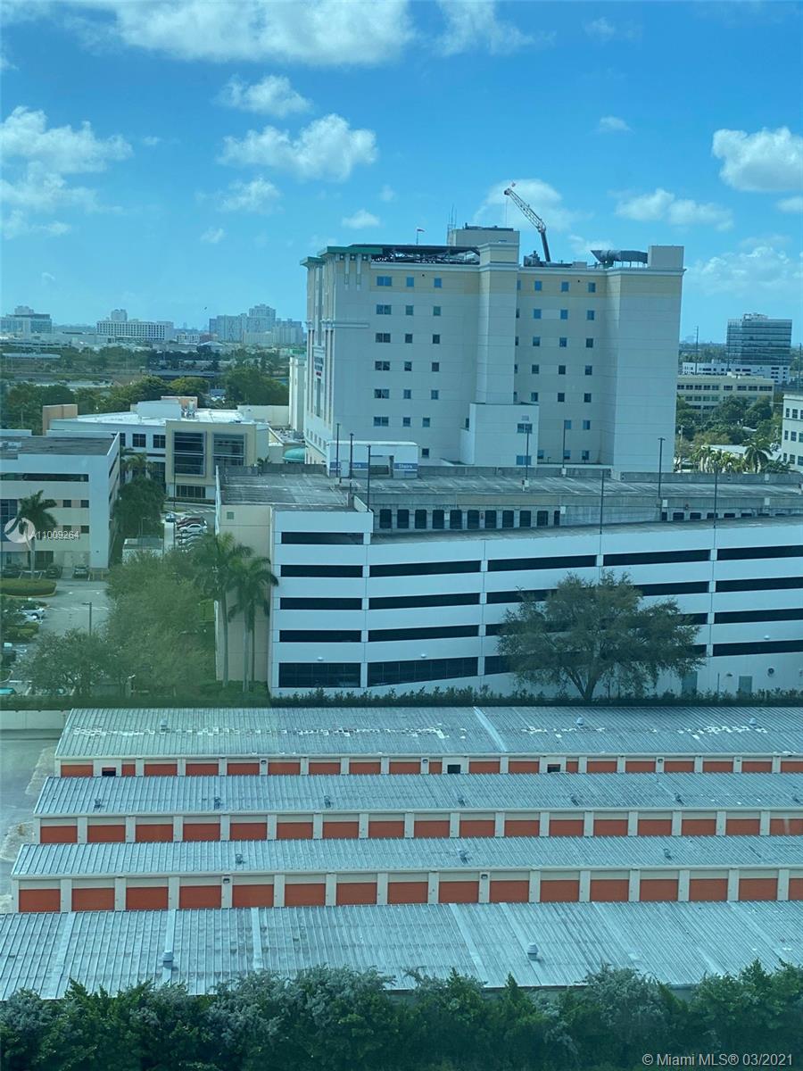 2820 NE 214 Street Unit: 1004
