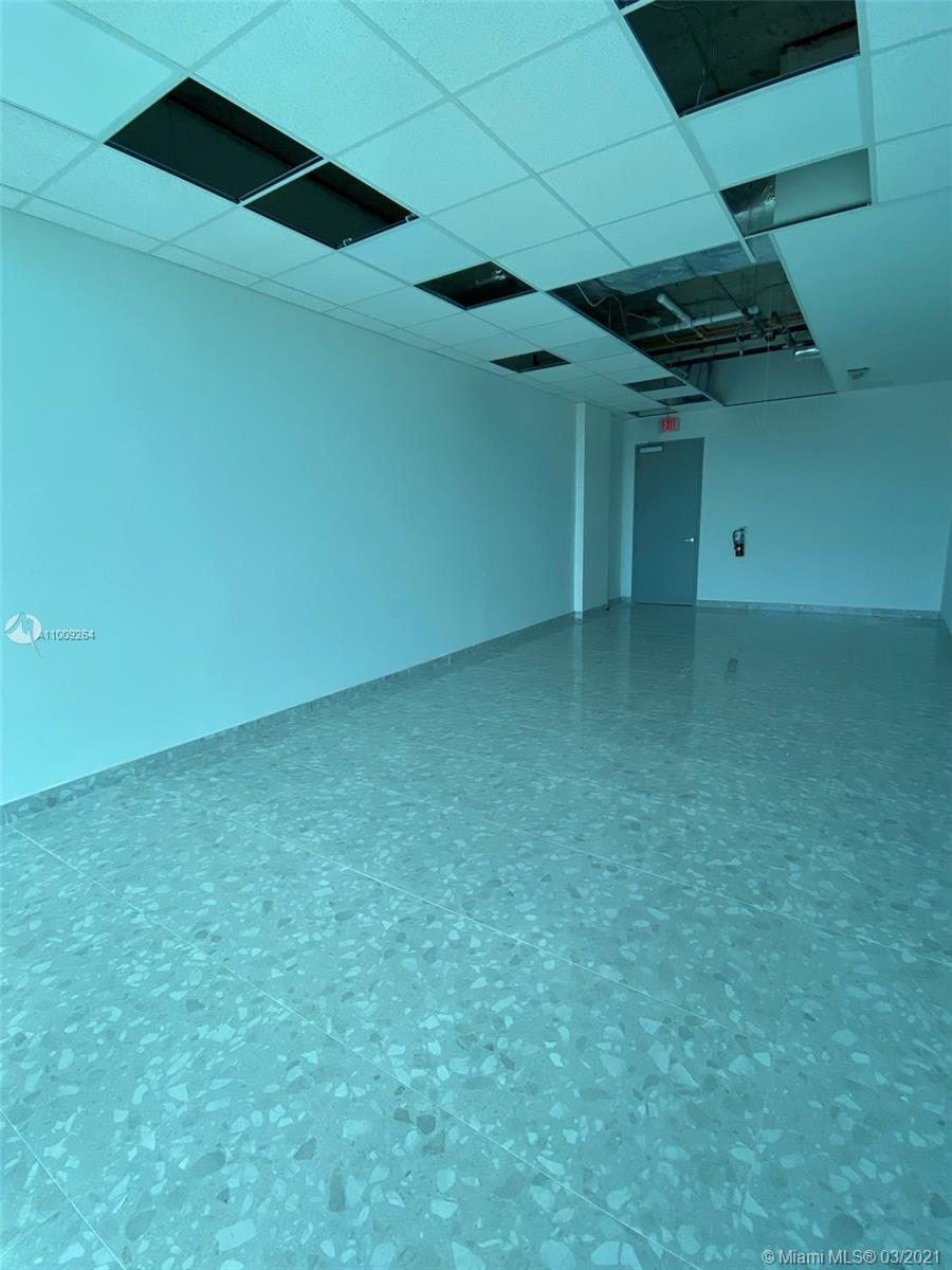 2820 NE 214 Street Unit: 1004
