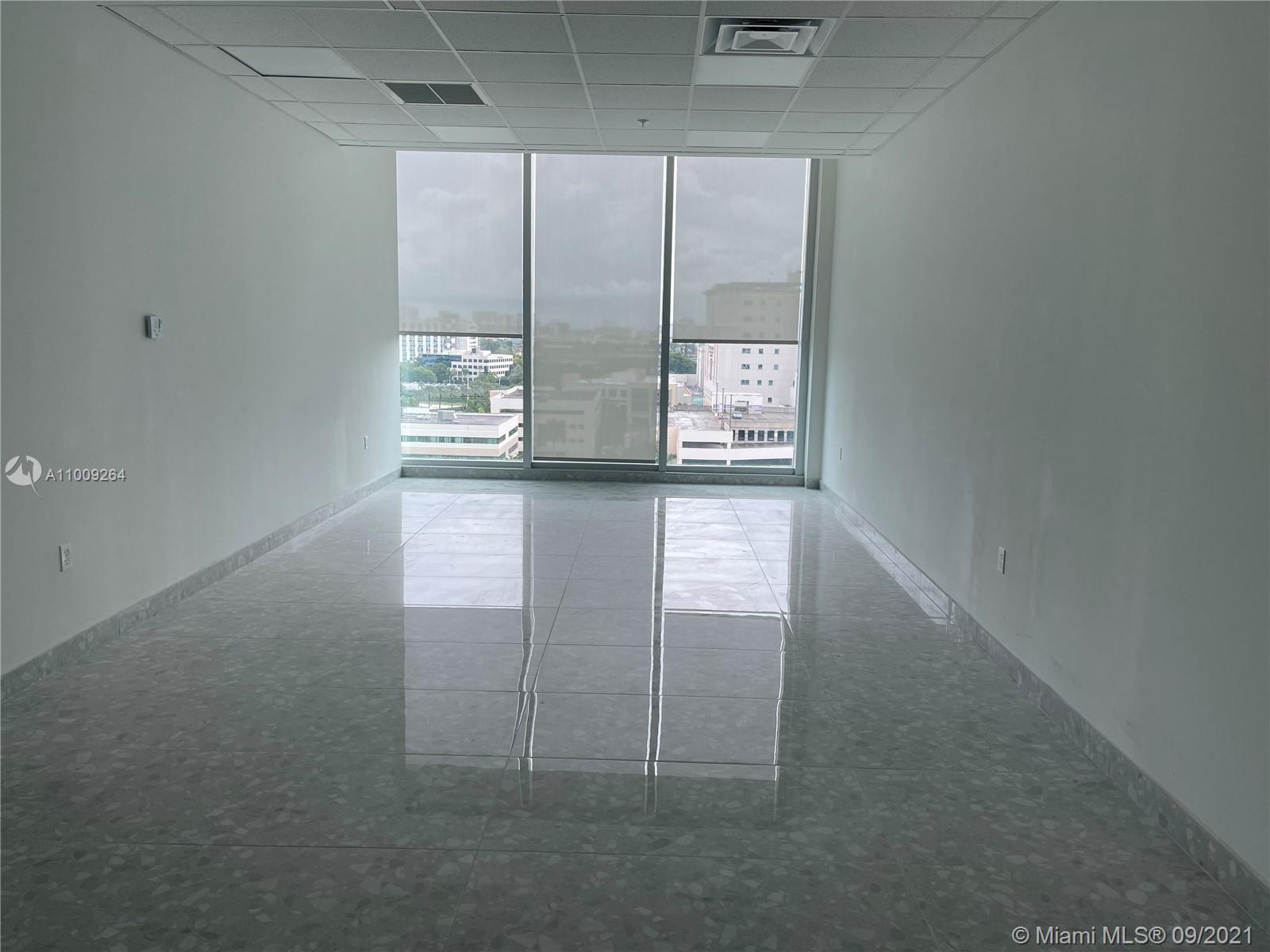 2820 NE 214 Street Unit: 1004