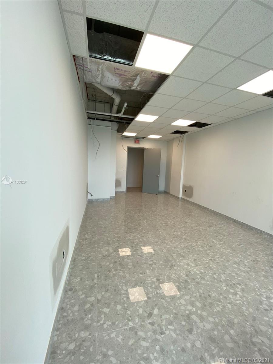 2820 NE 214 Street Unit: 1004