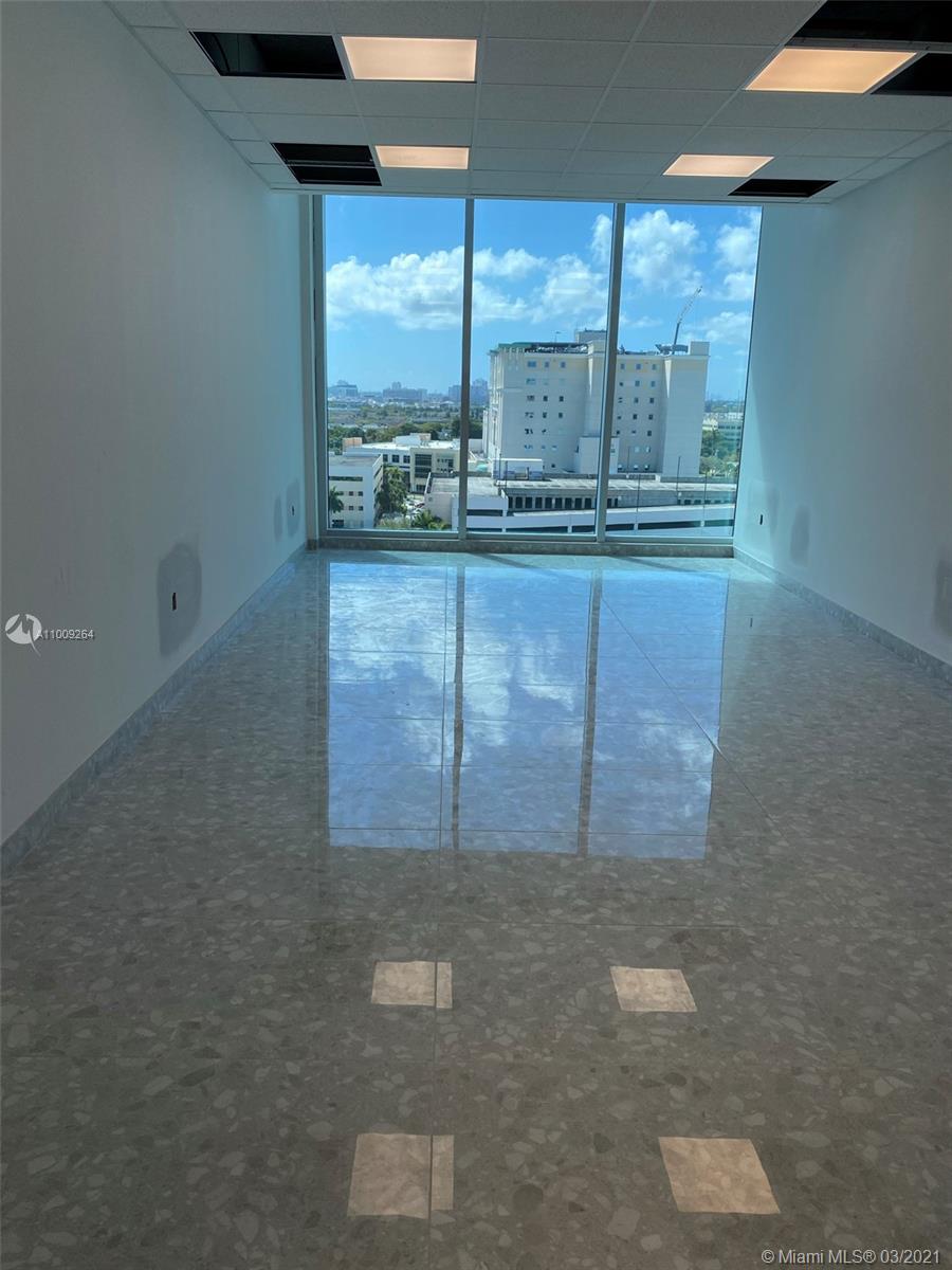 2820 NE 214 Street Unit: 1004