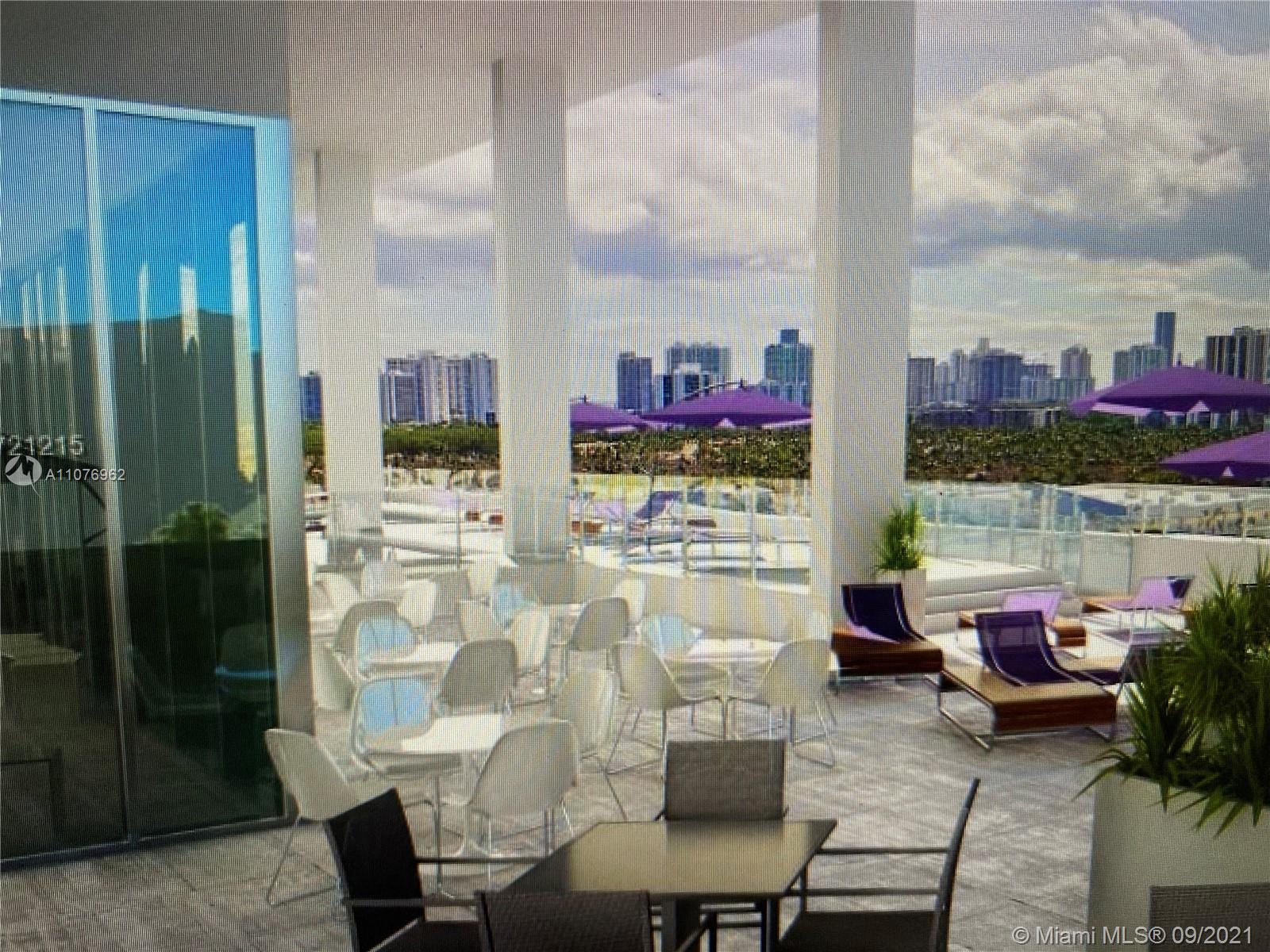 2820 NE 214 Street Unit: 1003
