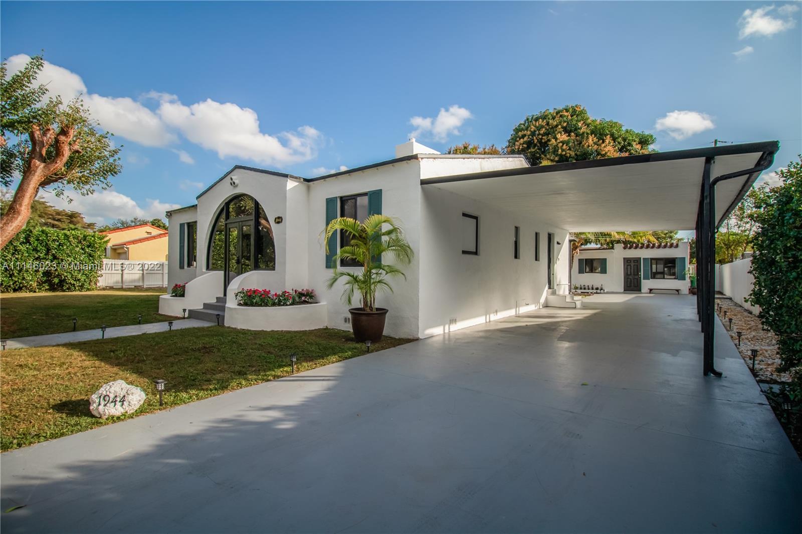1944 SW 16th Ter