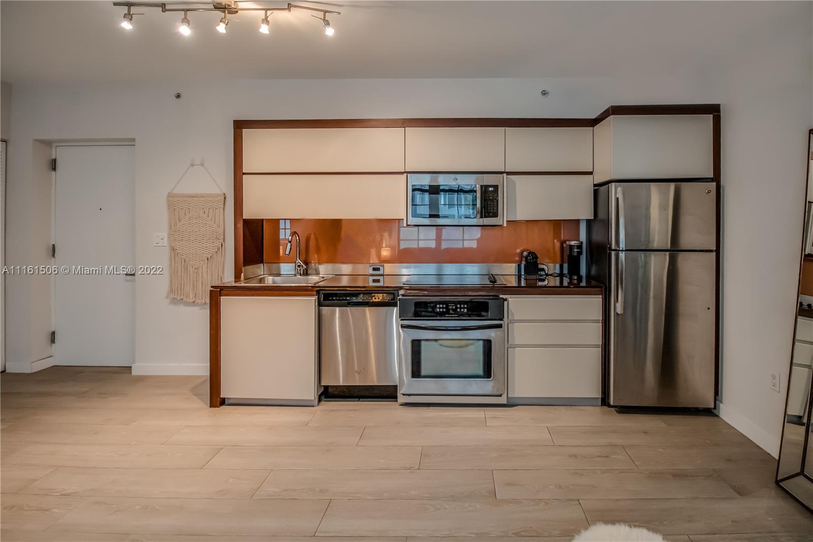 435 21st St Unit: 222