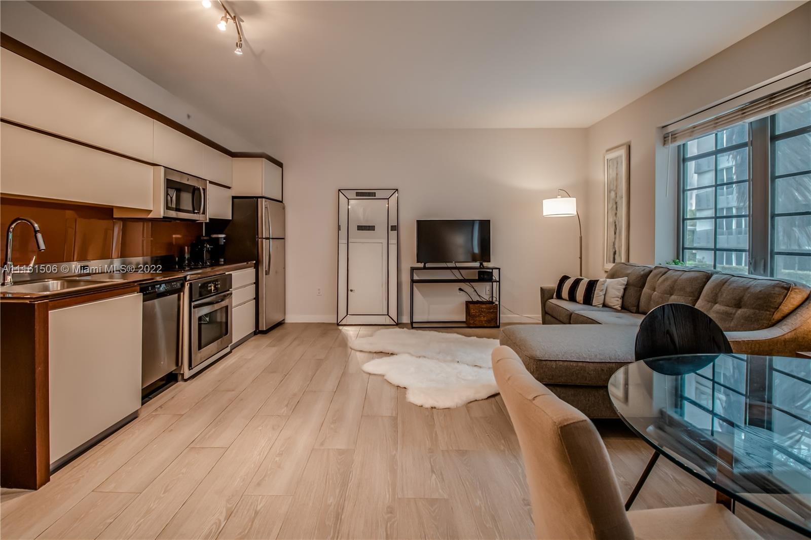 435 21st St Unit: 222