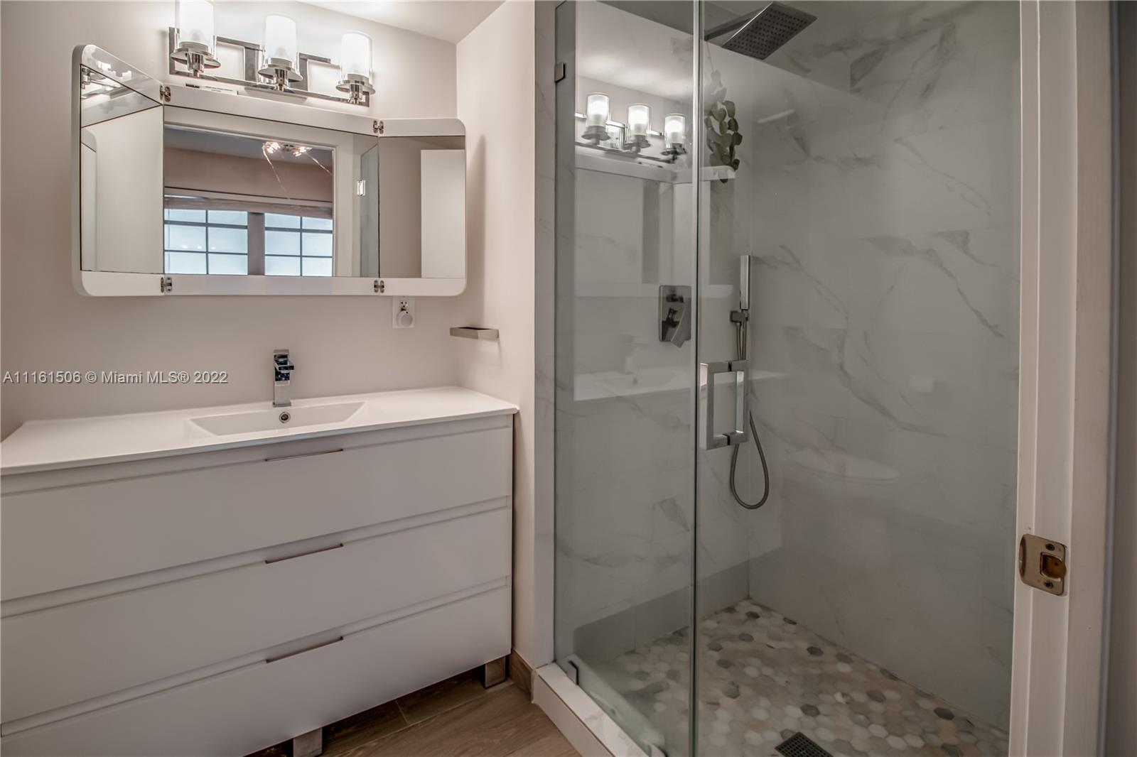 435 21st St Unit: 222