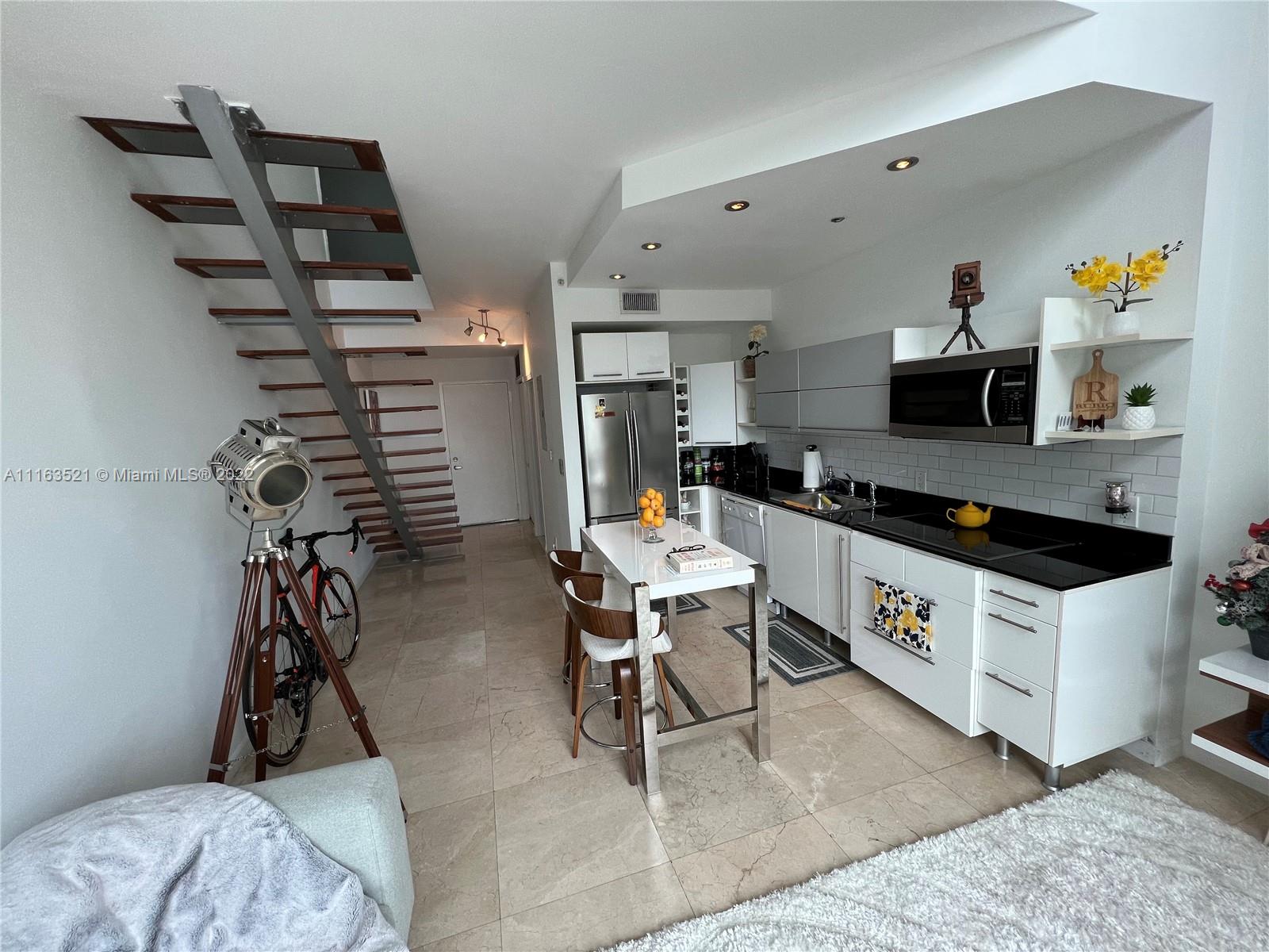 690 SW 1  CT Unit: 1506