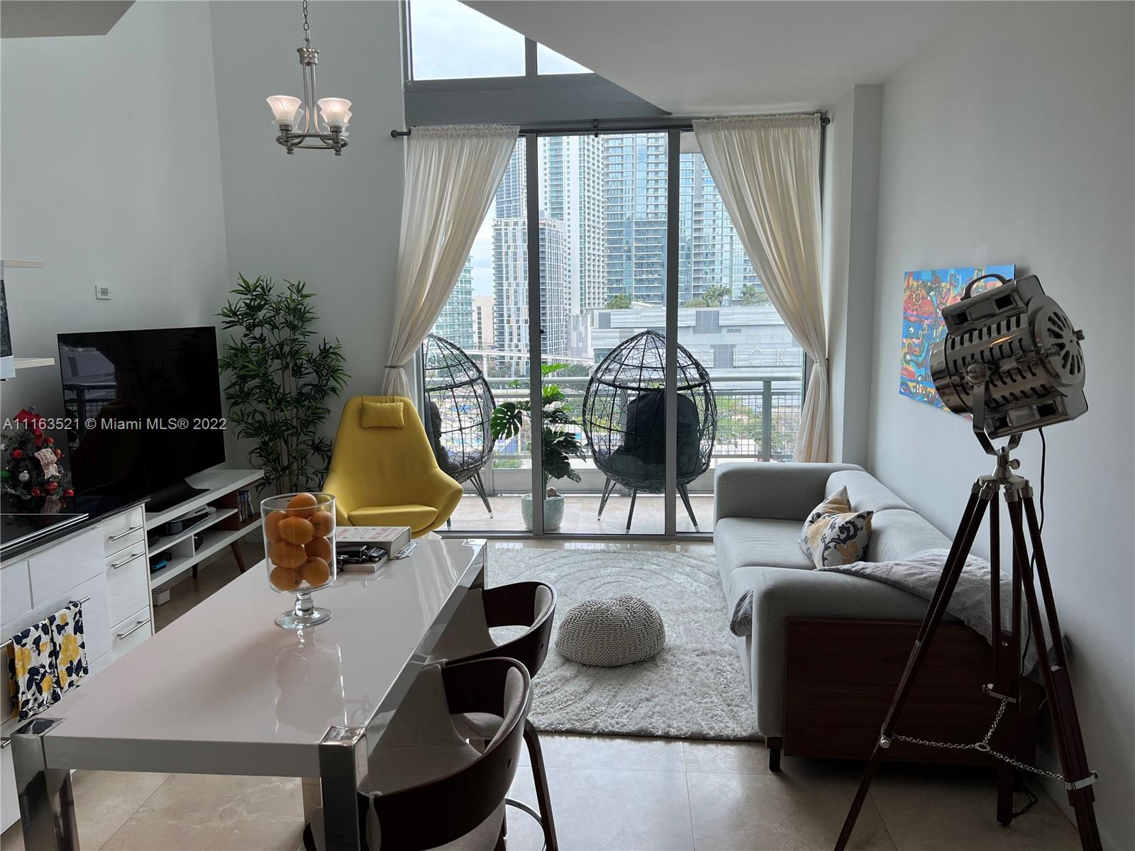 690 SW 1  CT Unit: 1506