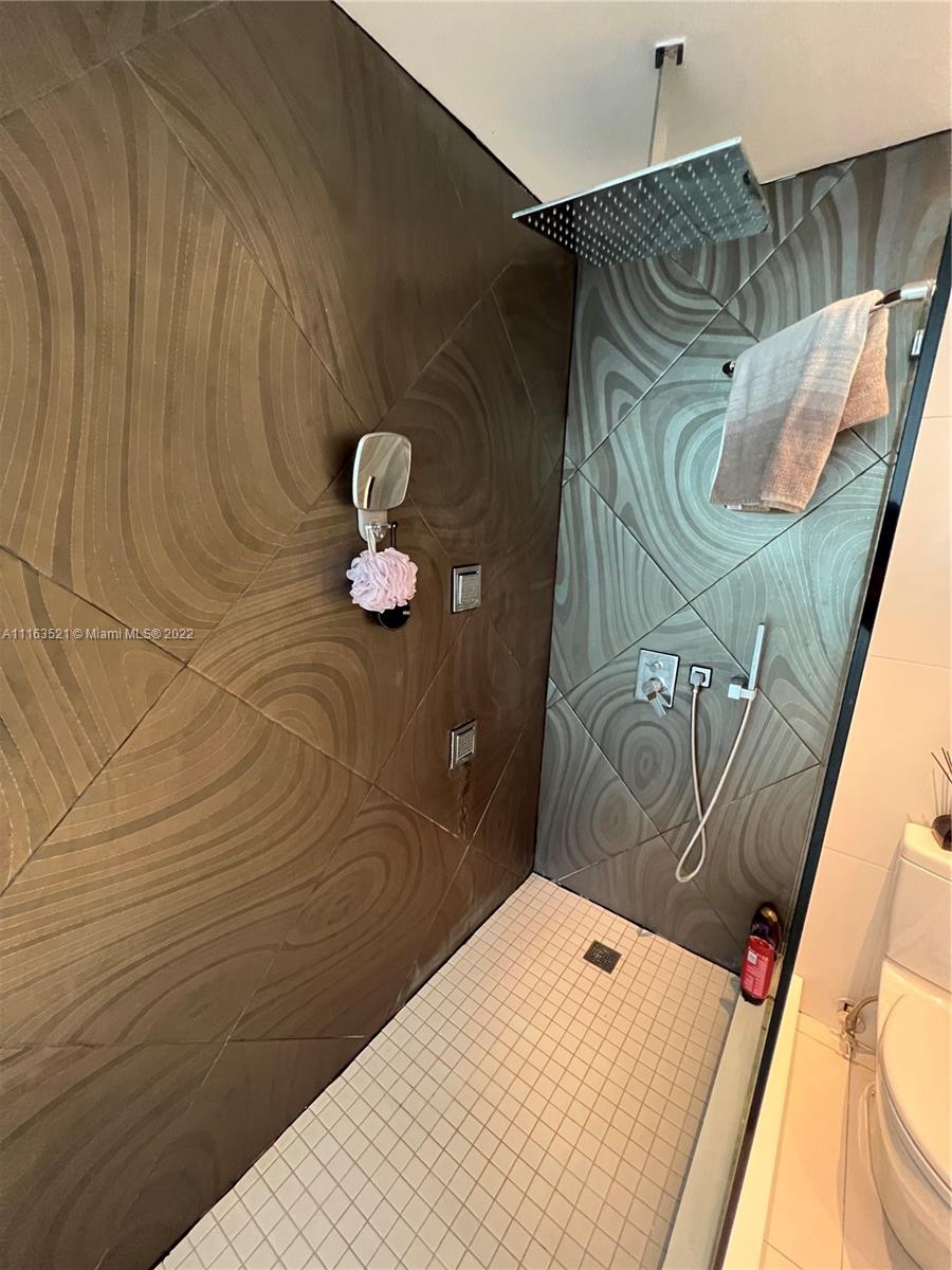 690 SW 1  CT Unit: 1506