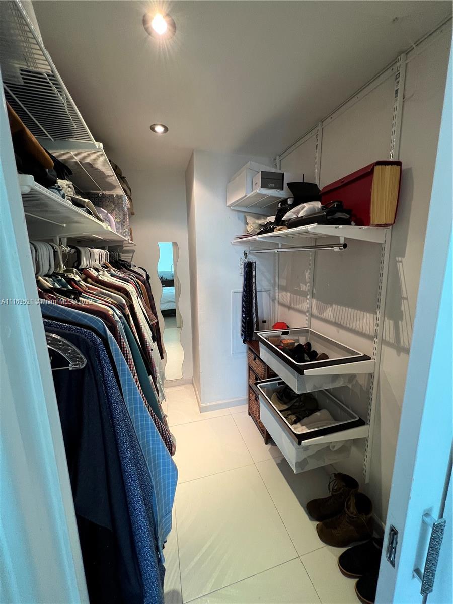 690 SW 1  CT Unit: 1506