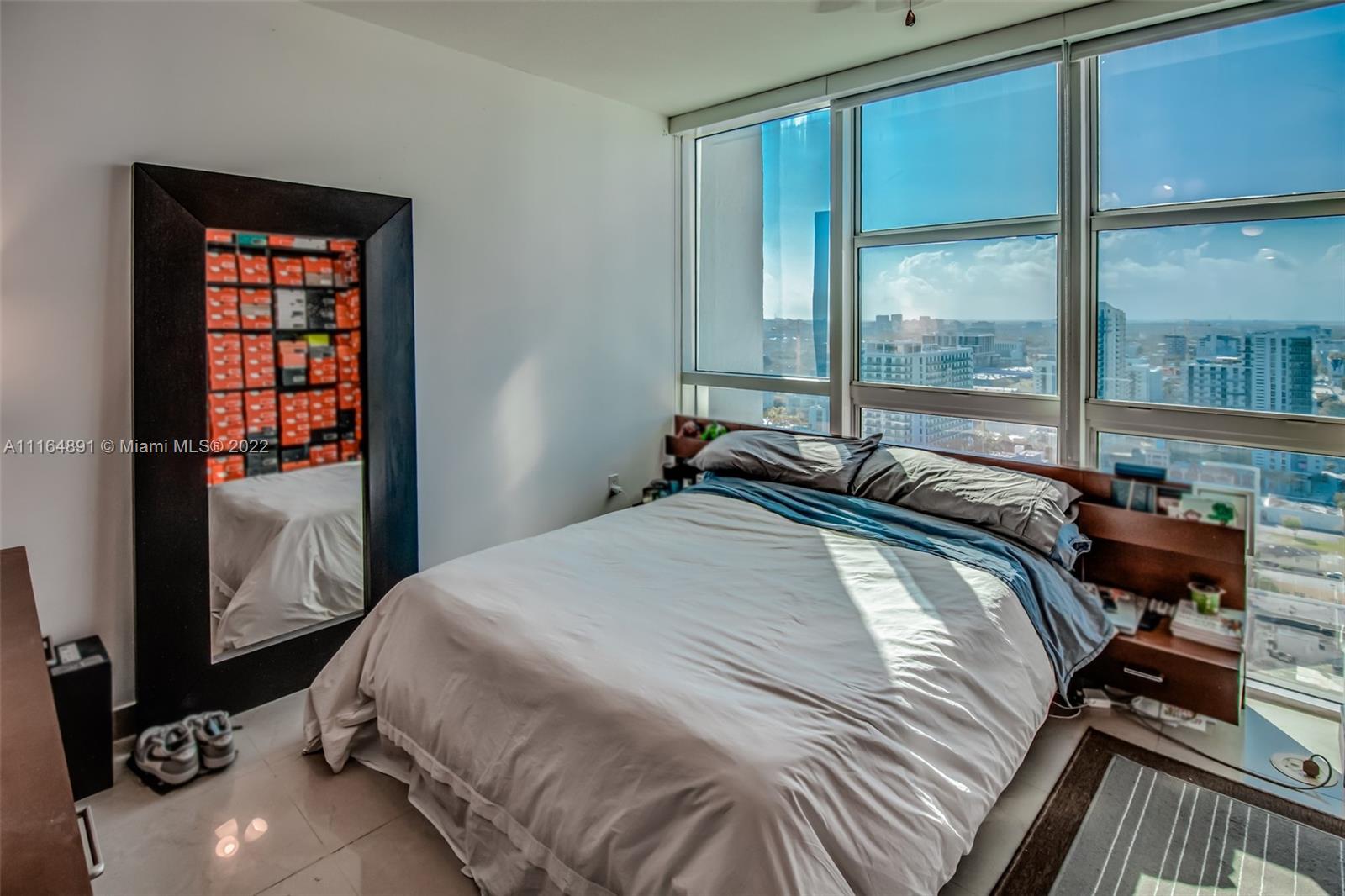 665 NE 25th St Unit: 2405