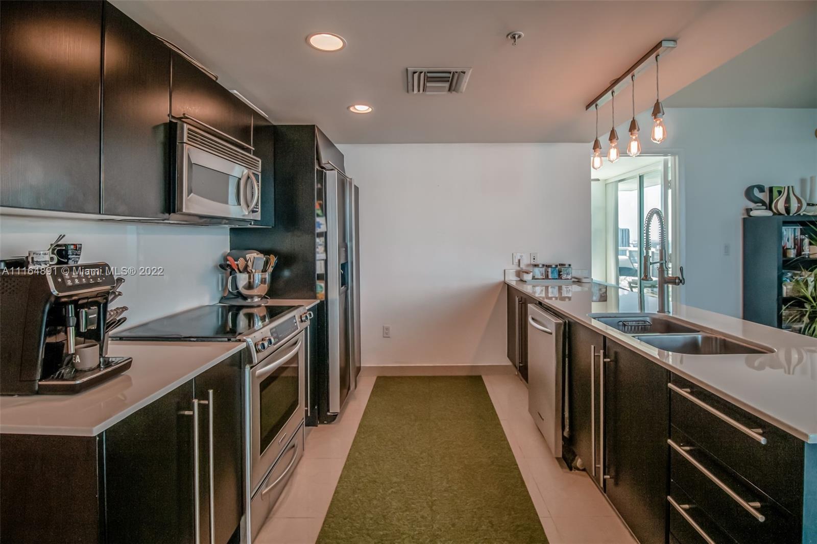 665 NE 25th St Unit: 2405